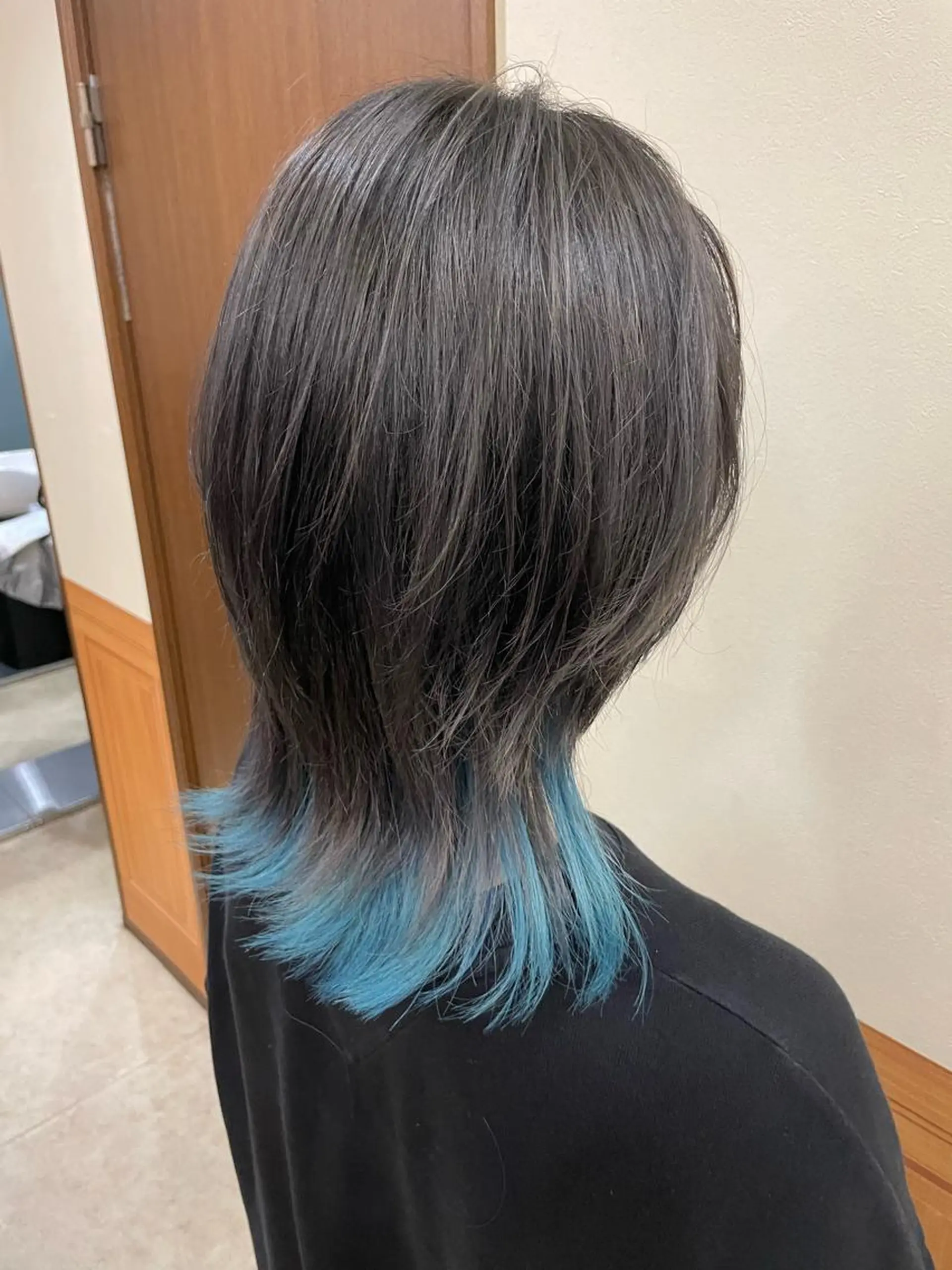 ミディアム カラー 平田 怜のヘアスタイル