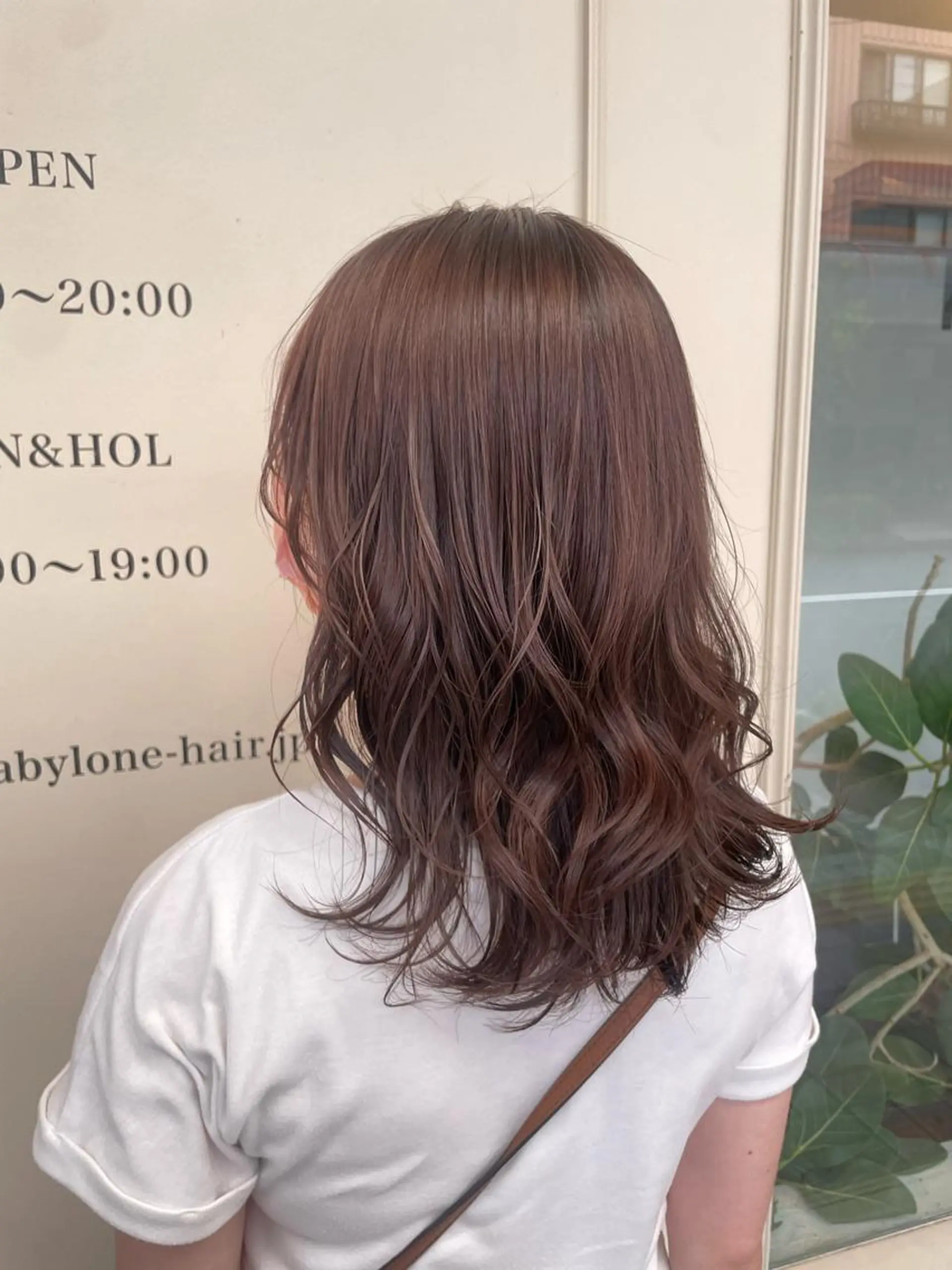 ミディアム カラー ブラウンカラー ピンクカラー ピンクブラウン Babylone 飯尾 香音のヘアスタイル