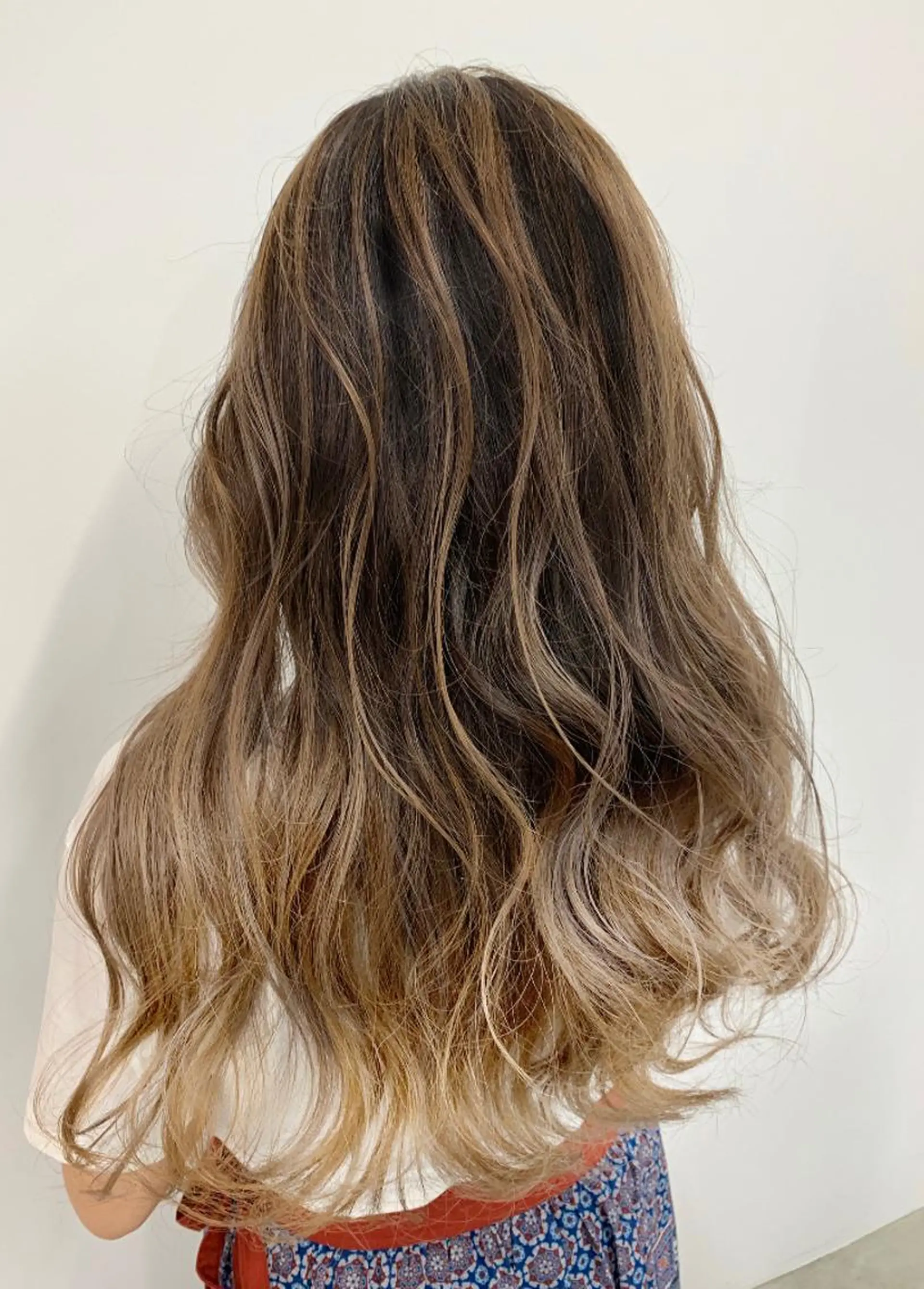 ロング カラー バレイヤージュ ハイライトカラー ハイライト レイヤーカット ✨カラー指名 No.1✨keitaのヘアスタイル