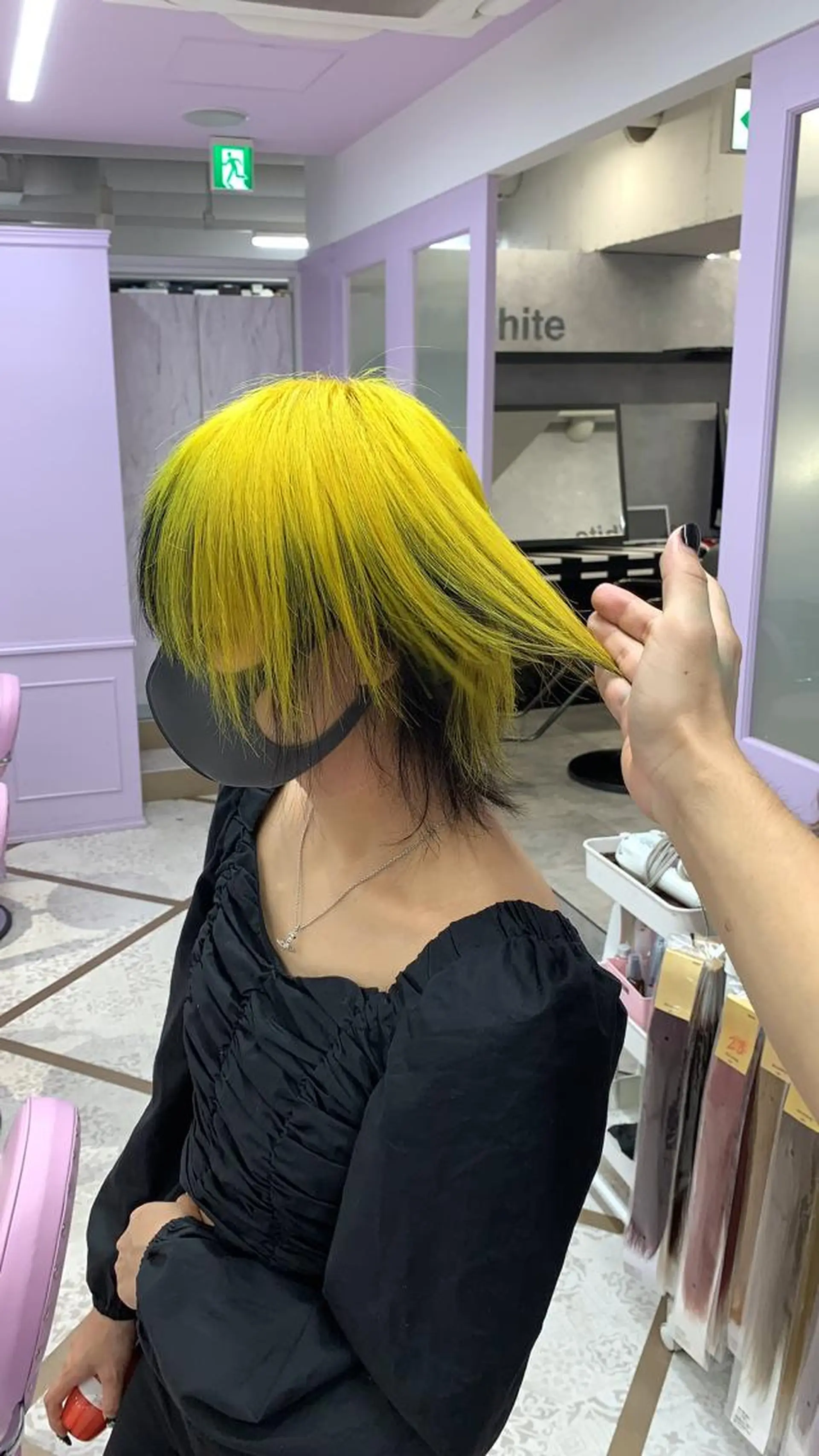 ショート 派手髪支持率No1 Eisukeのヘアスタイル