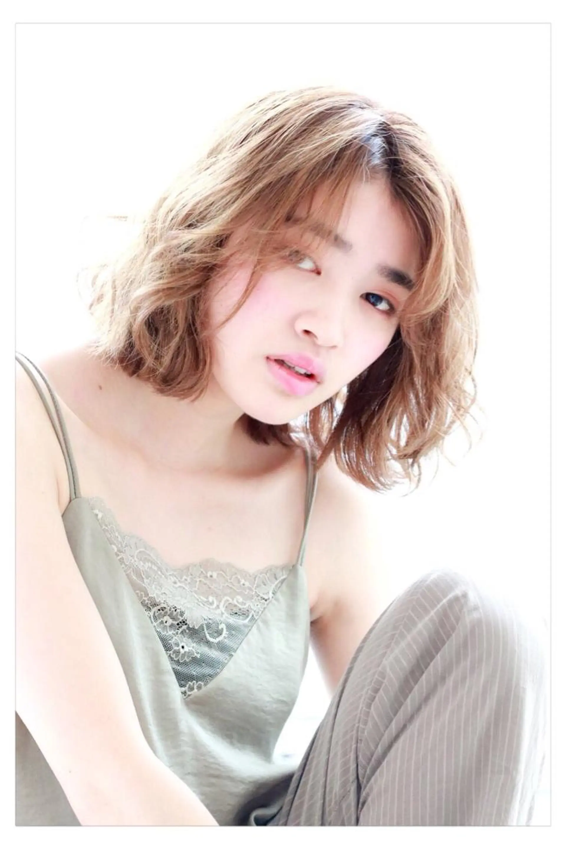 ミディアム やまだ まいのヘアスタイル