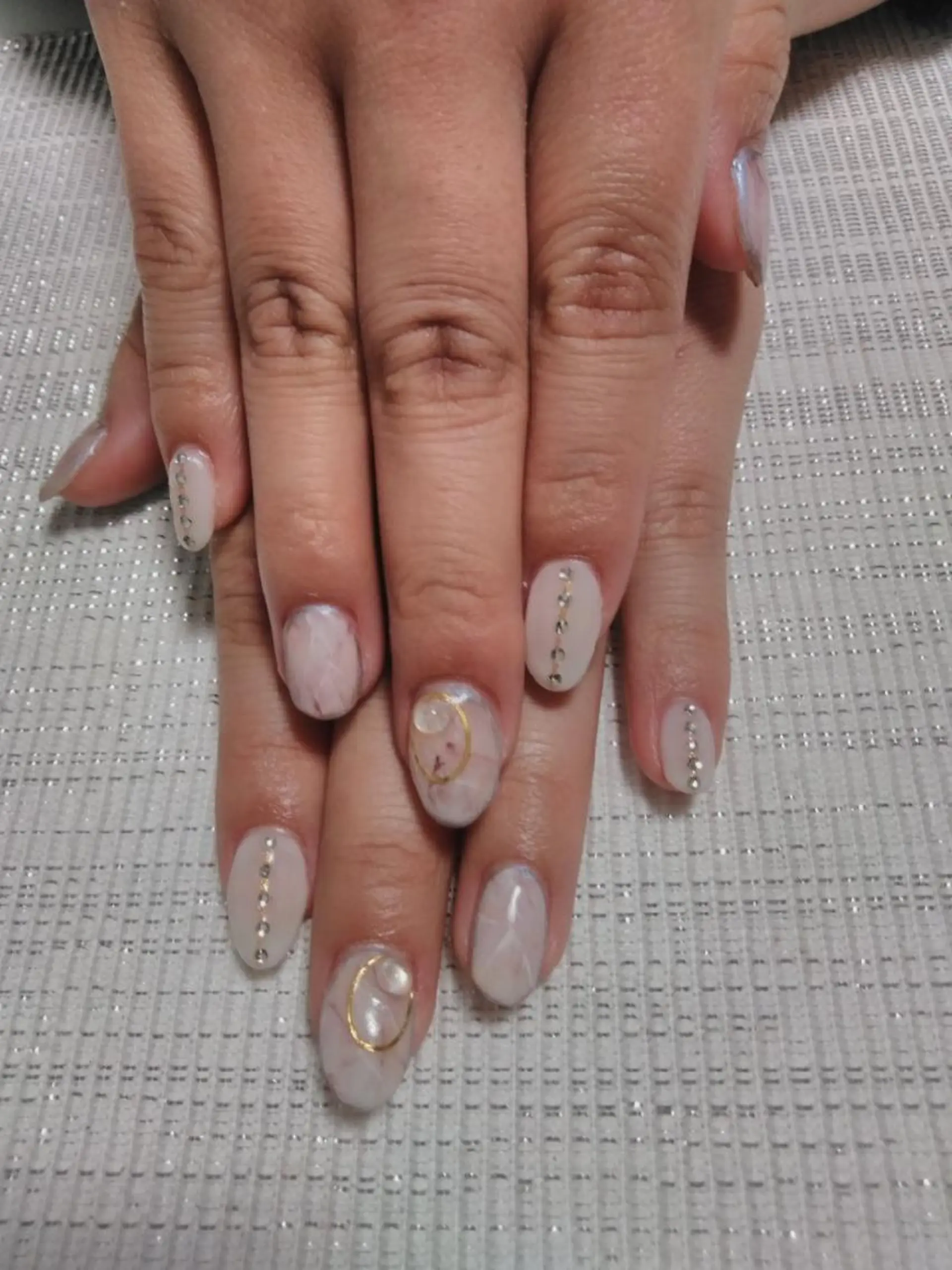 ネイル エステとネイル ローズコンフォートのネイルデザイン