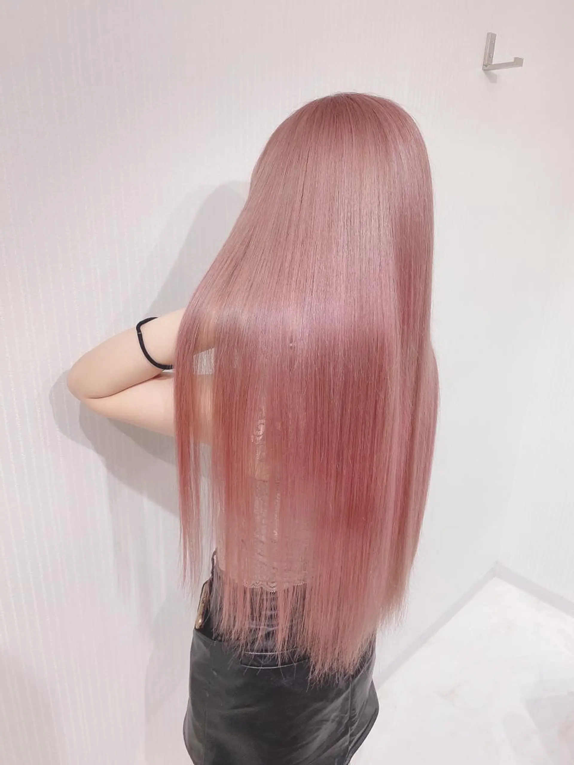 ロング カラー ベージュカラー ブリーチ ピンクカラー ピンクベージュ トリートメント 【Diar】オーナー アキヨシケンタのヘアスタイル