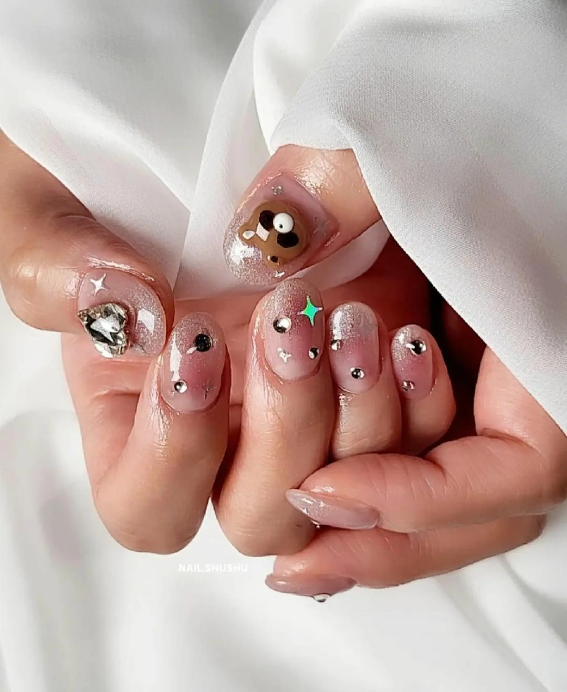 ネイル 持ち込み ニュアンスネイル ワンカラーネイル シンプルネイル 春ネイル 3dパーツ/流行り 👧shushu❤️のネイルデザイン