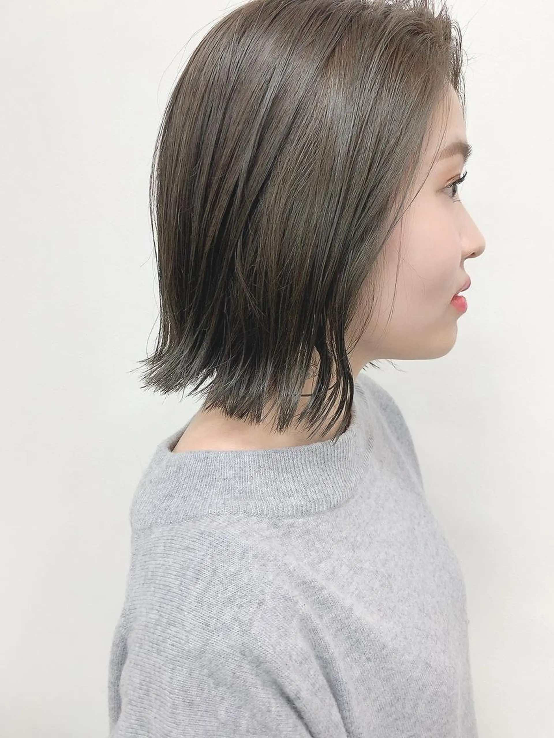 ショート カラー 肌に馴染む暗髪 梅田・増田のヘアスタイル