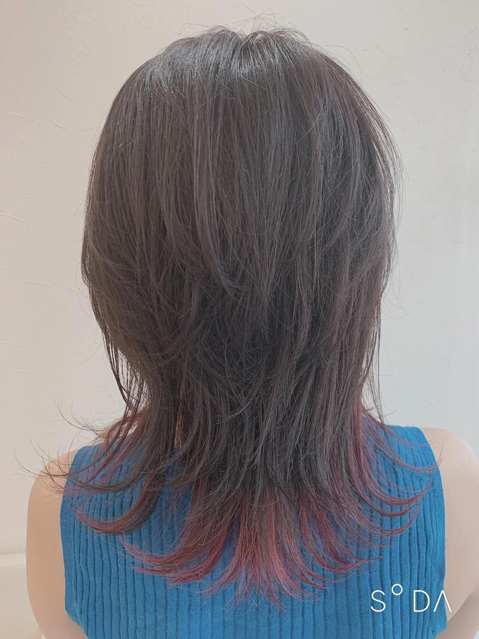 セミロング 店長ハイトーンカラー 柞山史奈のヘアスタイル