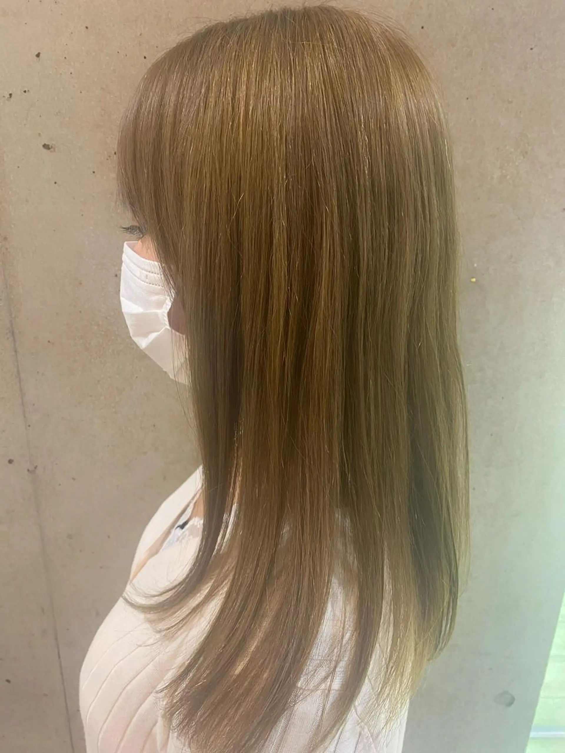 セミロング カラー カット ヘアカラー エクステ/ハイトーン /インナー礒野朱里のヘアスタイル