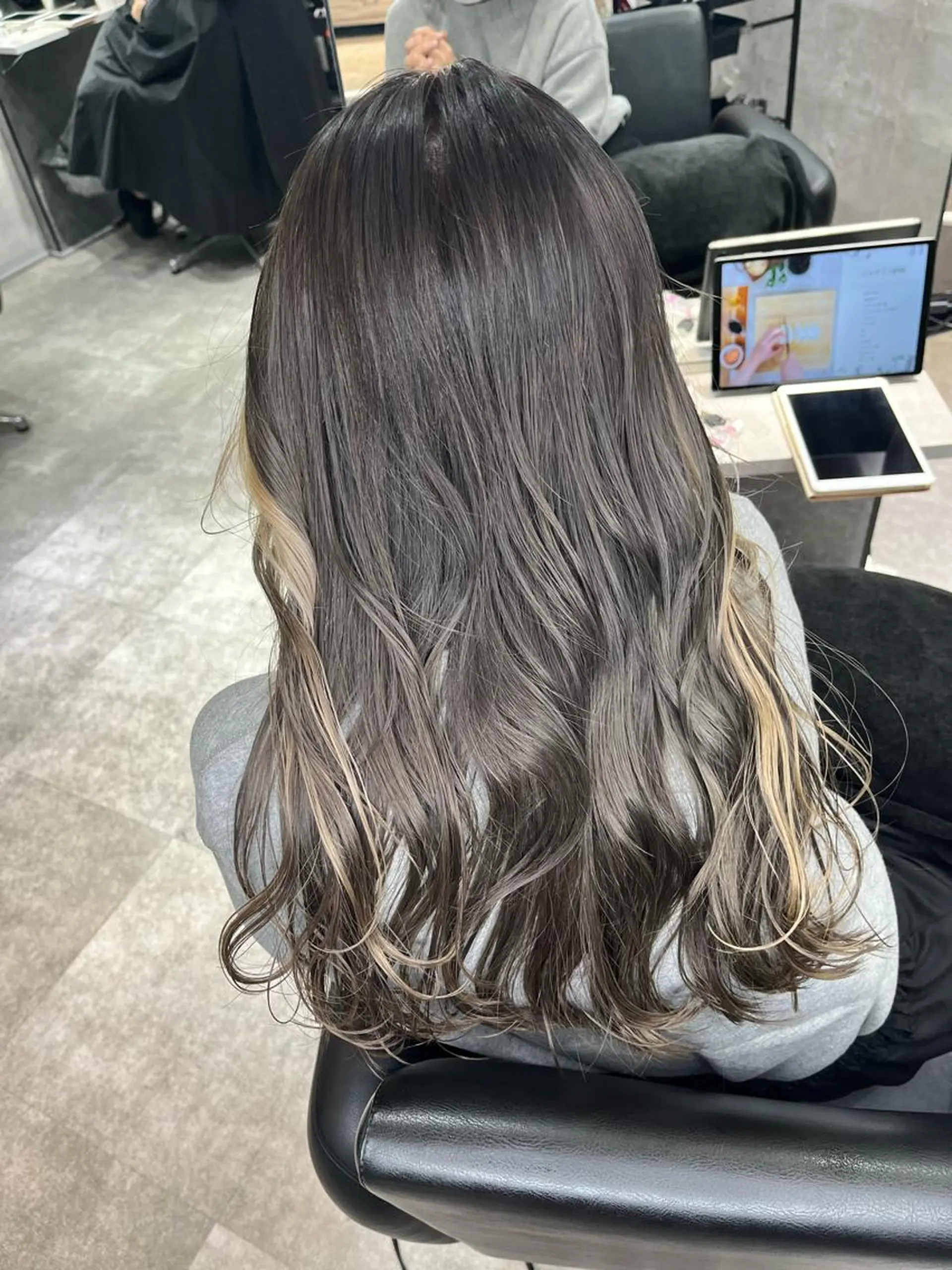 ミディアム カラー ヘアアレンジ キッズ ネイル マツエク・マツパ アイブロウ ダブルカラー 新宿のヘアスタイル