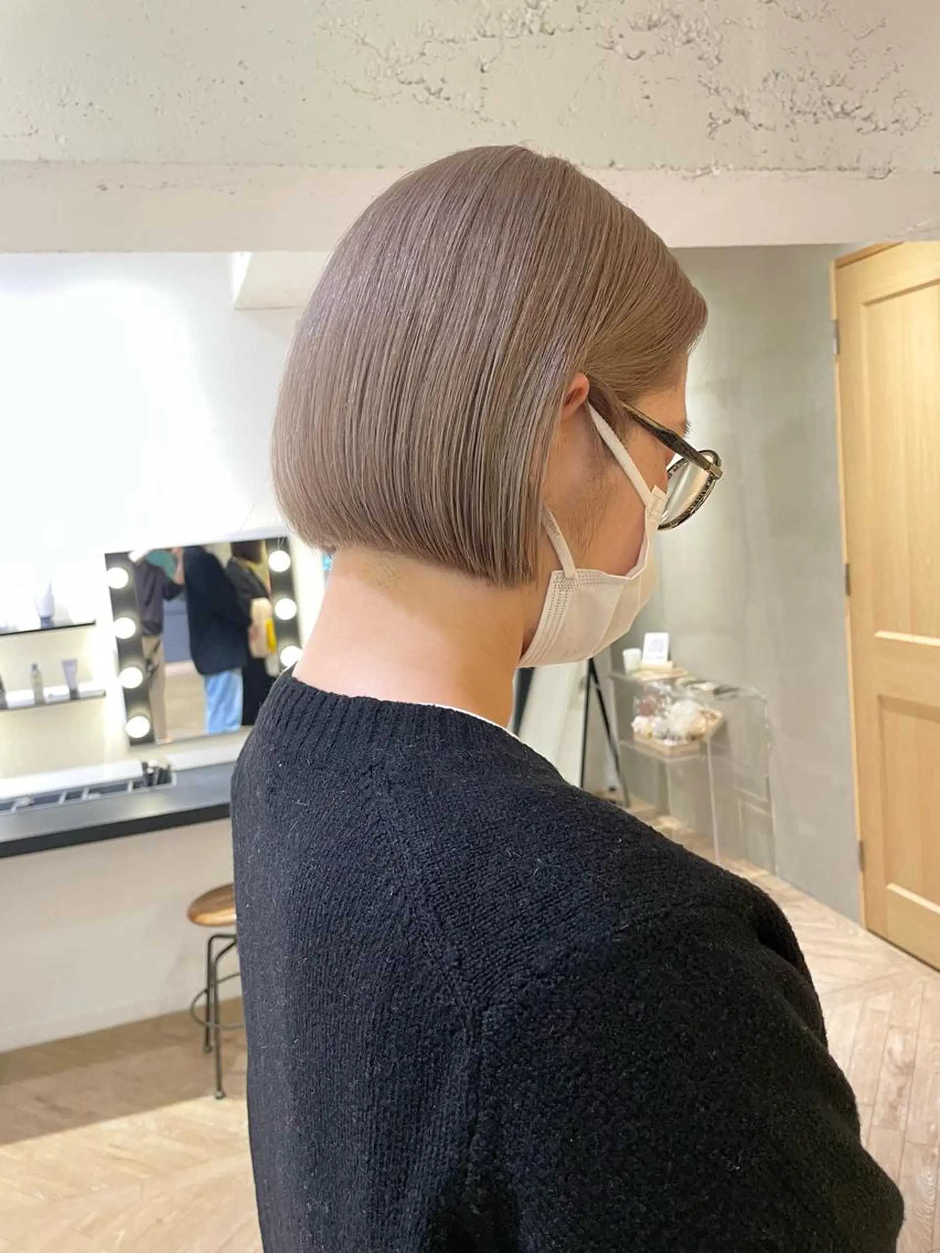 ミディアム カラー 切りっぱなしボブ ベージュカラー ブリーチ ケアブリーチ グレージュ ヘアカラー トリートメント ボブ/レイヤー 🌟梅田盛一🌟のヘアスタイル