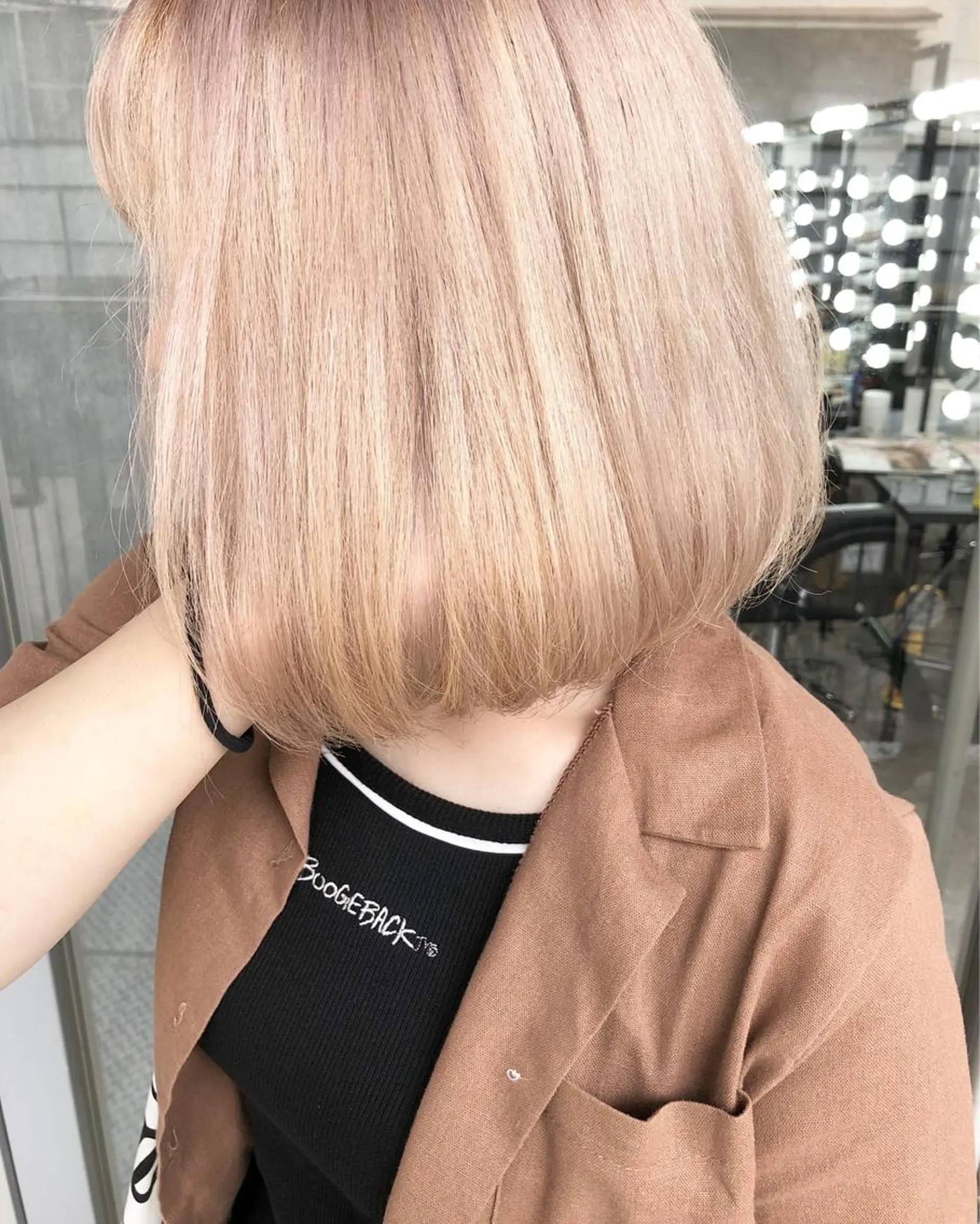 カラー ベージュカラー ミルクティーベージュ レイヤーカット BLend 渋谷のヘアスタイル