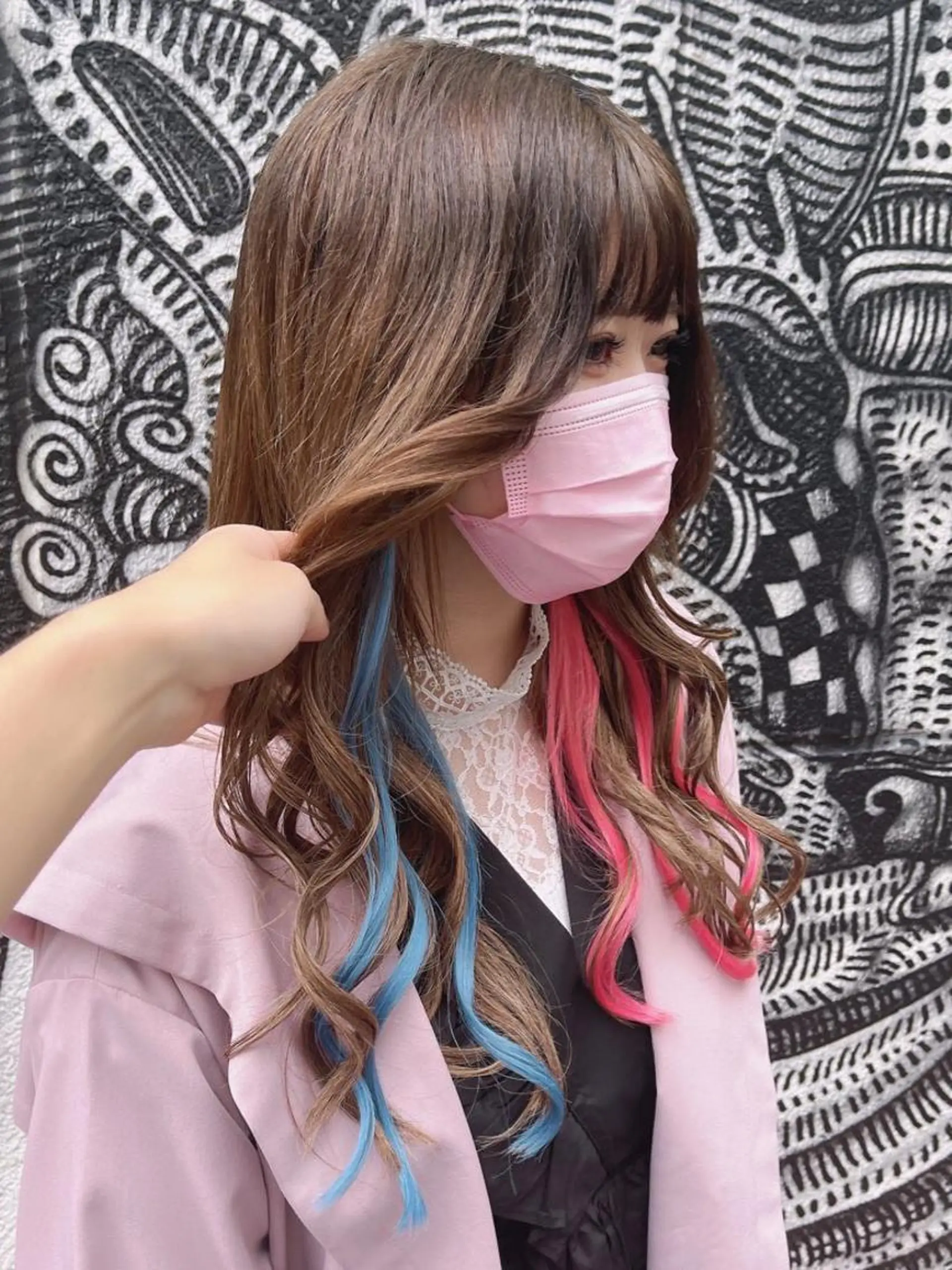 セミロング カラー ヘアアレンジ マツエク・マツパ インナーカラー ピンクカラー カラーマツエク エクステ 🌈派手髪エクステ ブレイズ🌈ひろとのヘアスタイル