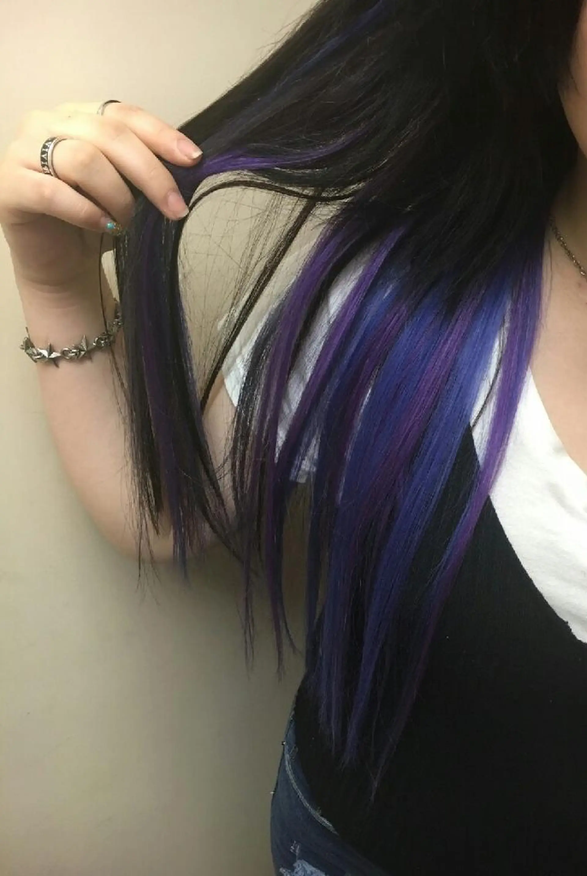 カラー ロング シールエクステ ブルーカラー パープルカラー エクステ ハロウィン 100%髪質改善特化 TRUNSのヘアスタイル