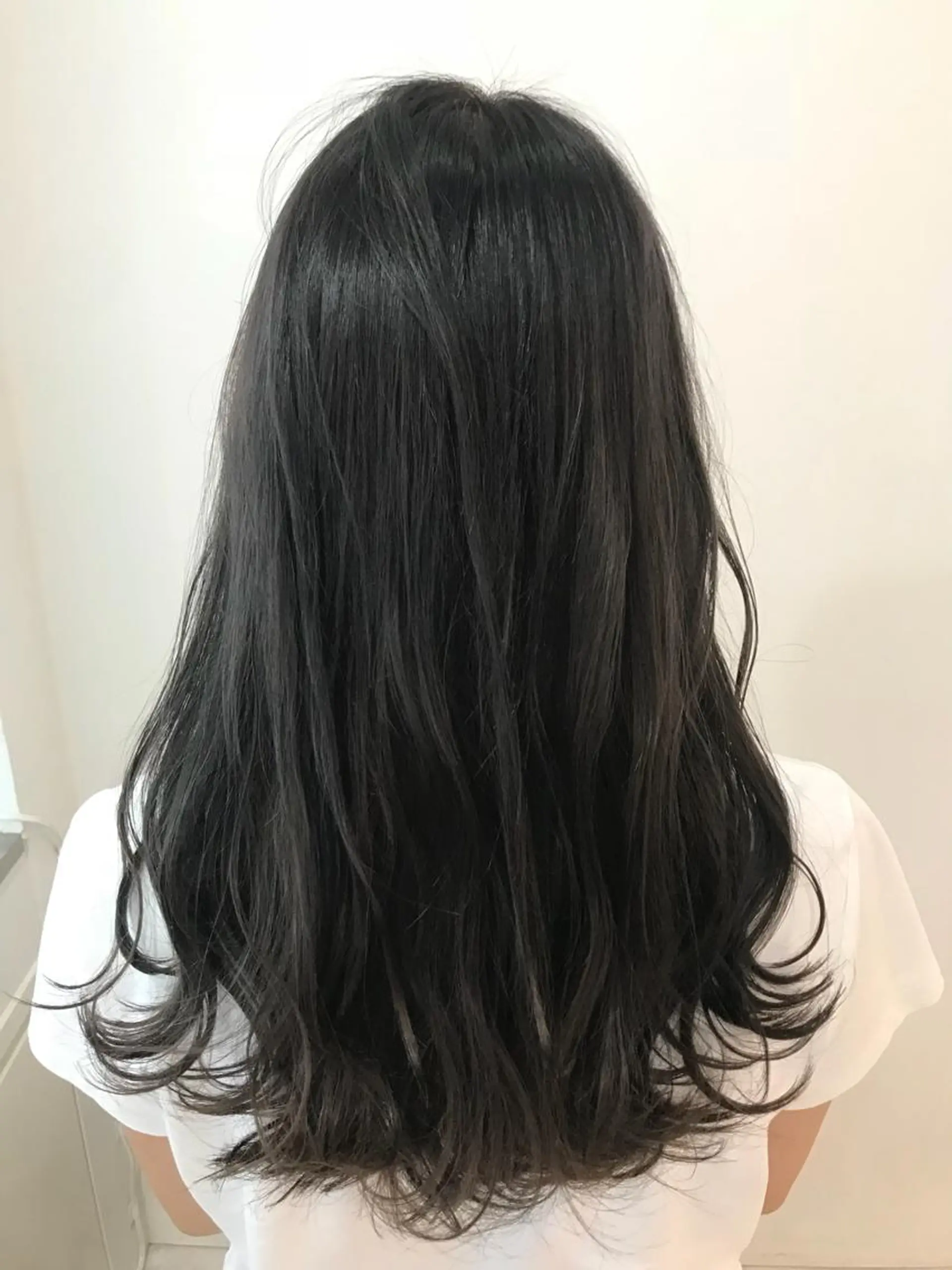 ミディアム カラー ヘアカラー トリートメント ウルフカット レイヤーカット上柿のヘアスタイル