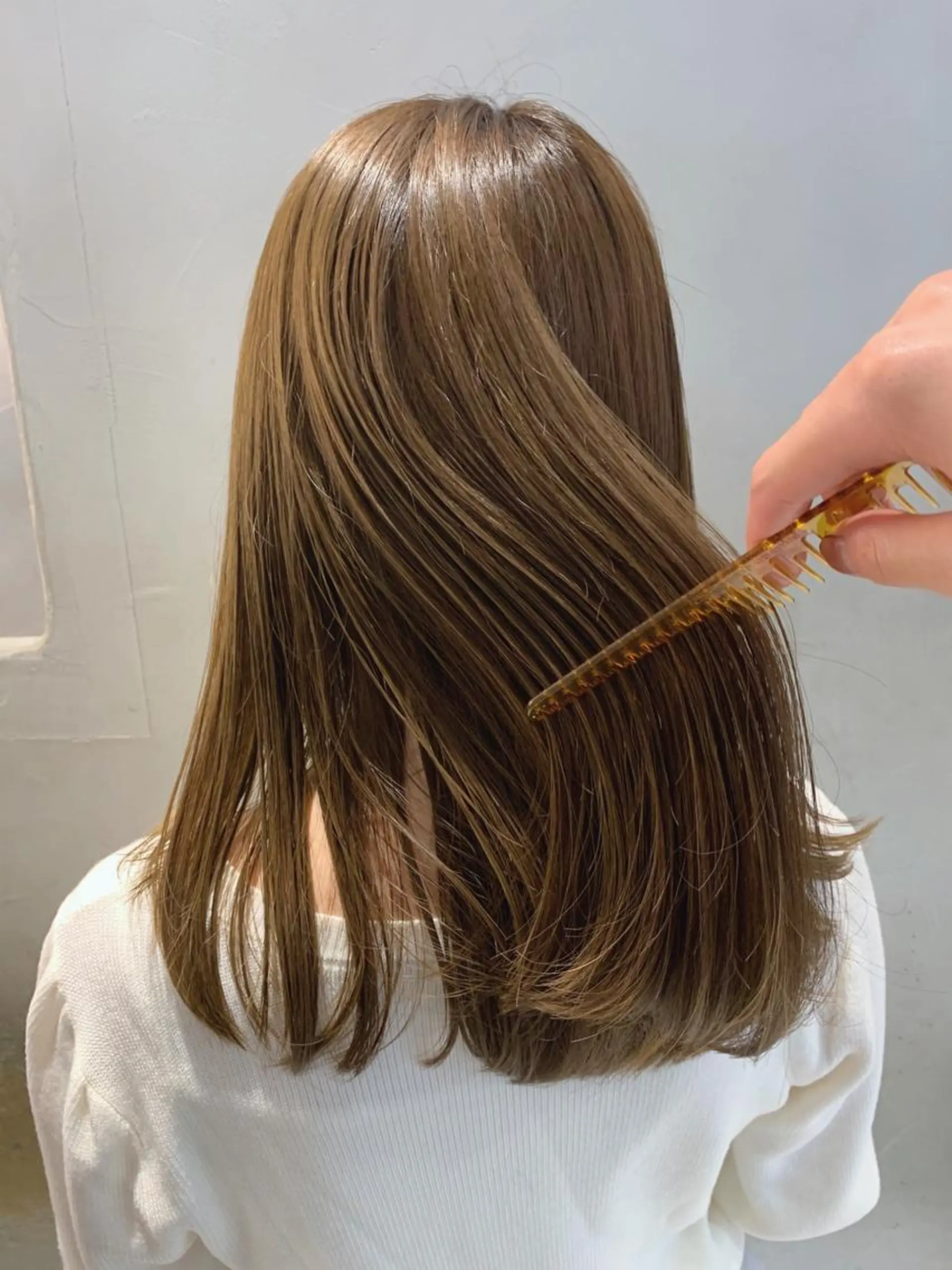 ミディアム カラー ベージュカラー オリーブベージュ チバ タクミのヘアスタイル