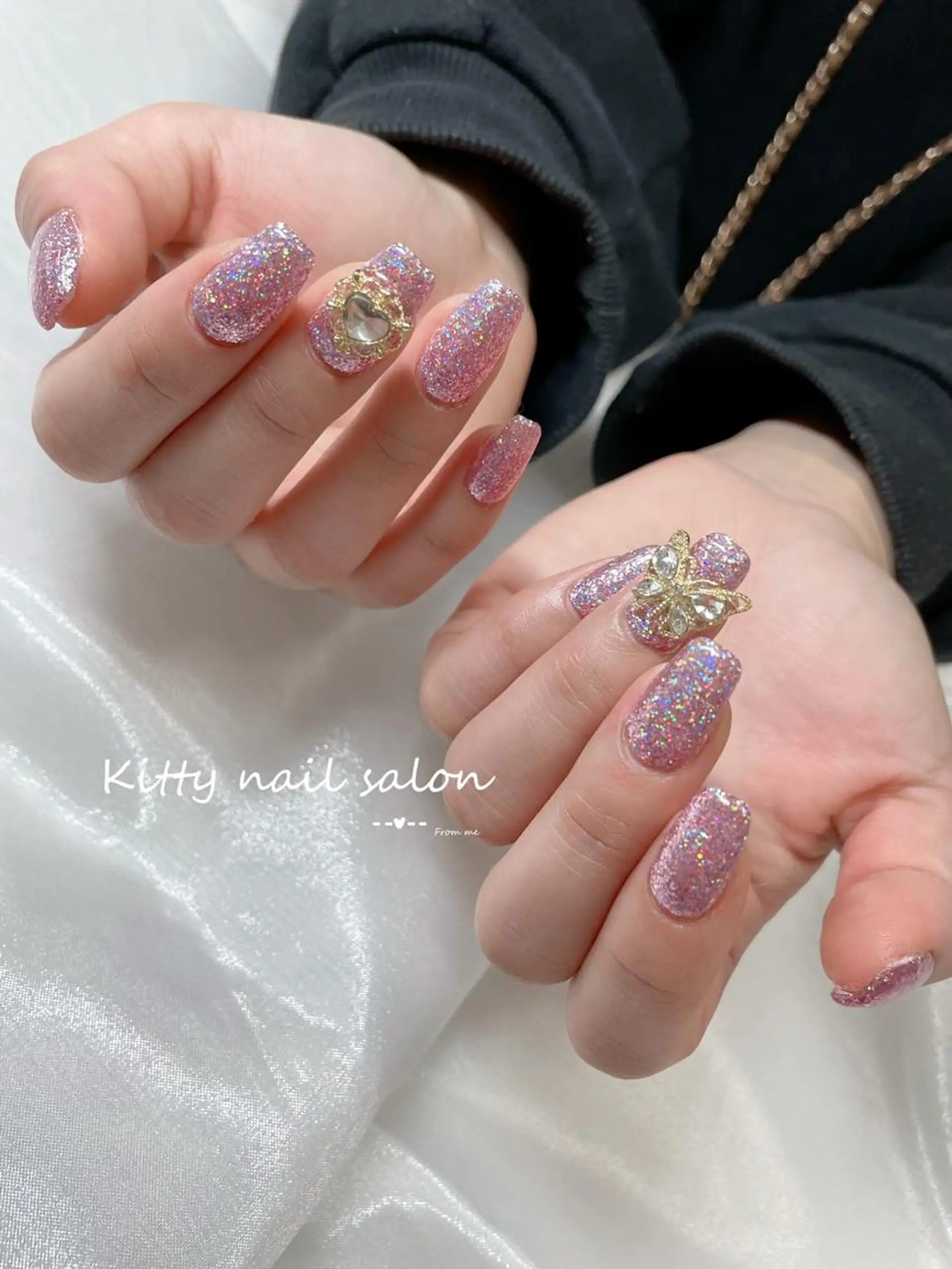 ネイル ストーンネイル kitty nail salonのネイルデザイン