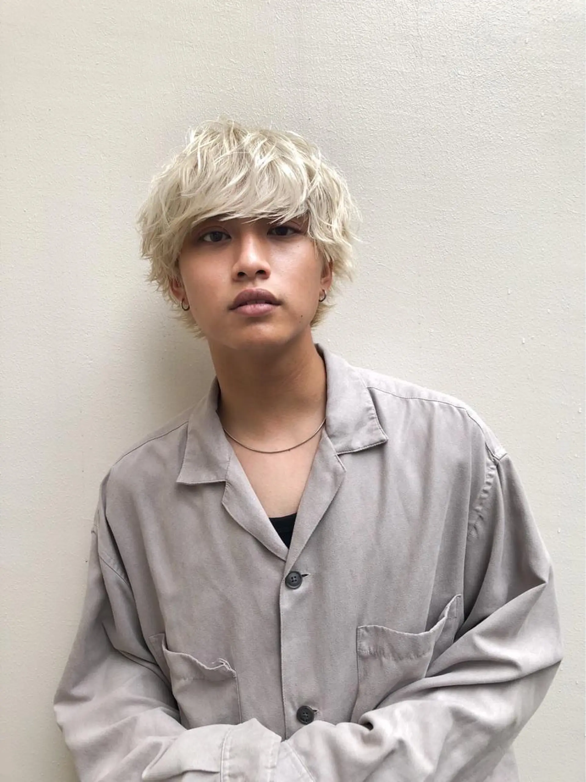 ショート カラー メンズ メンズブリーチ ブリーチ ヘアカラー トリートメント Chlom🌿Top Stylist沖田のヘアスタイル