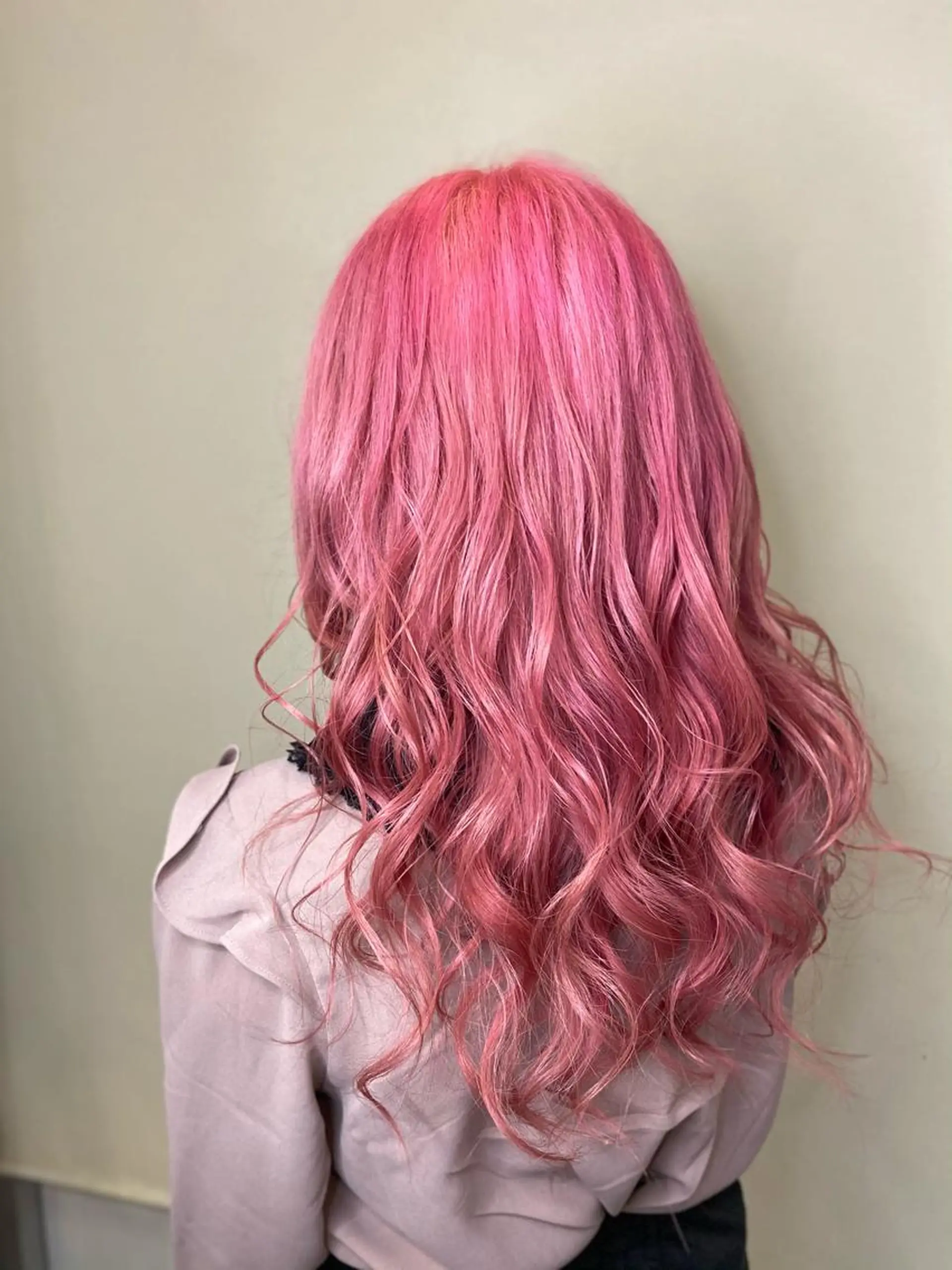 セミロング ゆぴ☾‪/推しカラー /ハイトーンのヘアスタイル