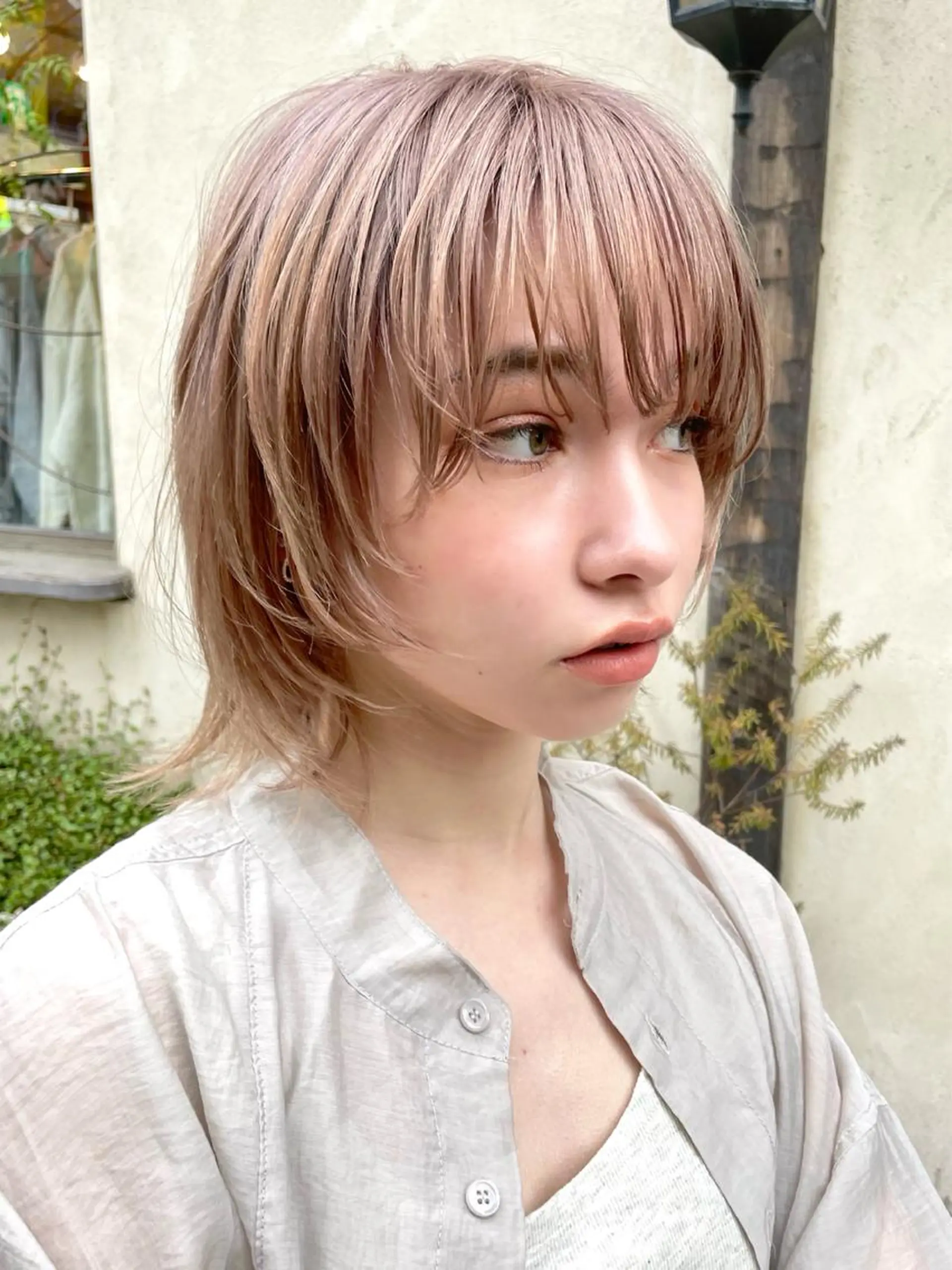 ミディアム カラー 切りっぱなしボブ ミディアムパーマ 透明感カラー デザインカラー ハイライトカラー 銀座No.1髪質改善 縮毛矯正/本木のヘアスタイル