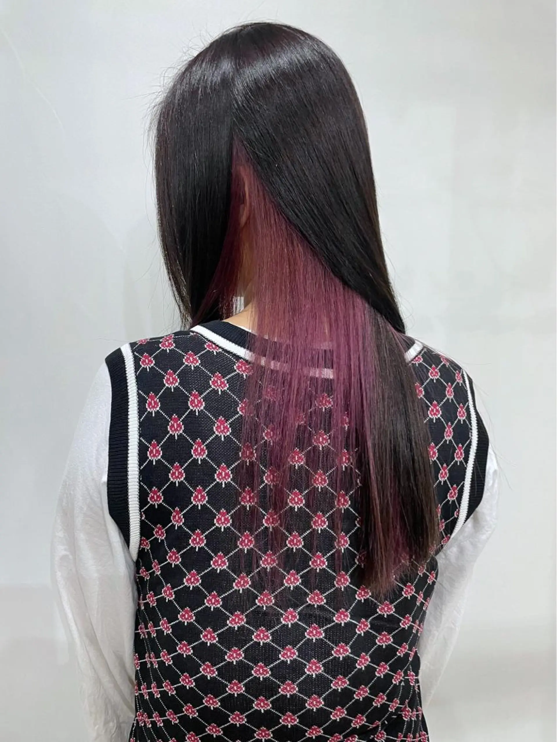 カラー ヘアカラー white.梅田 デザインカラー🦄のヘアスタイル