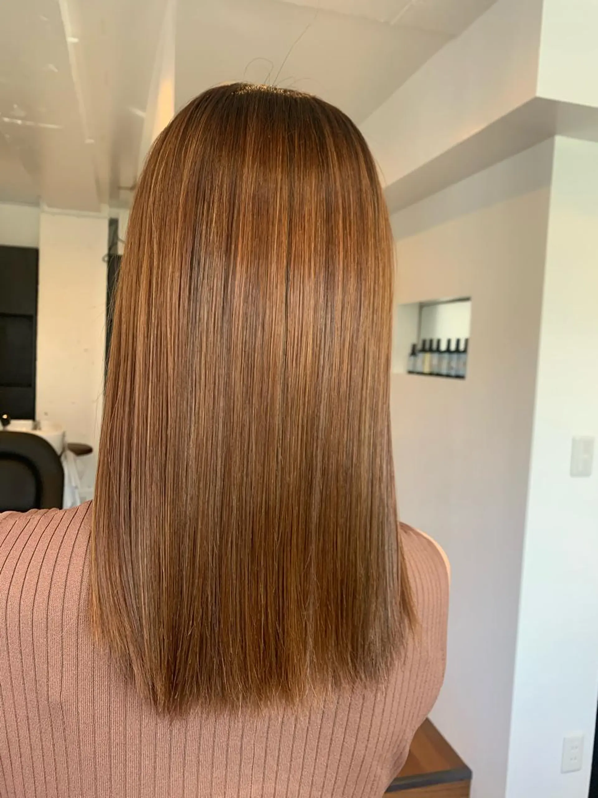 ミディアム カラー ミディアムパーマ ブリーチ トリートメント トップ スタイリストのヘアスタイル