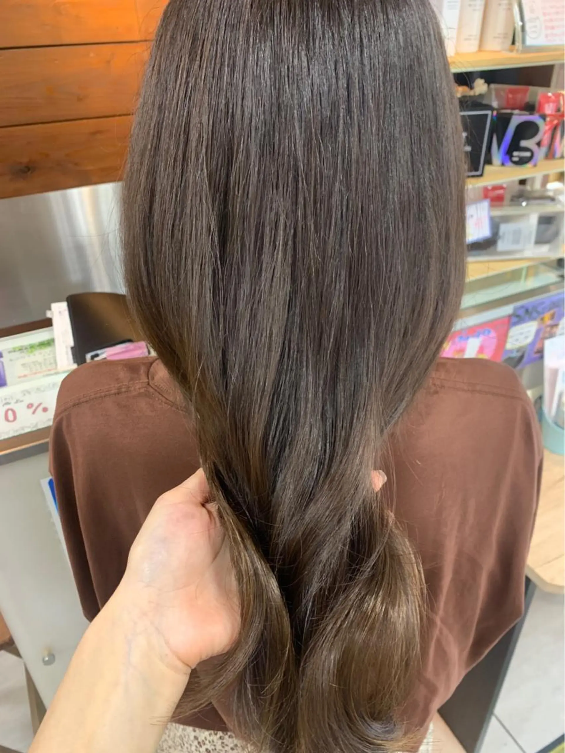 セミロング ヘアカラー 🫧艶髪カラー🫧 森本くるみのヘアスタイル