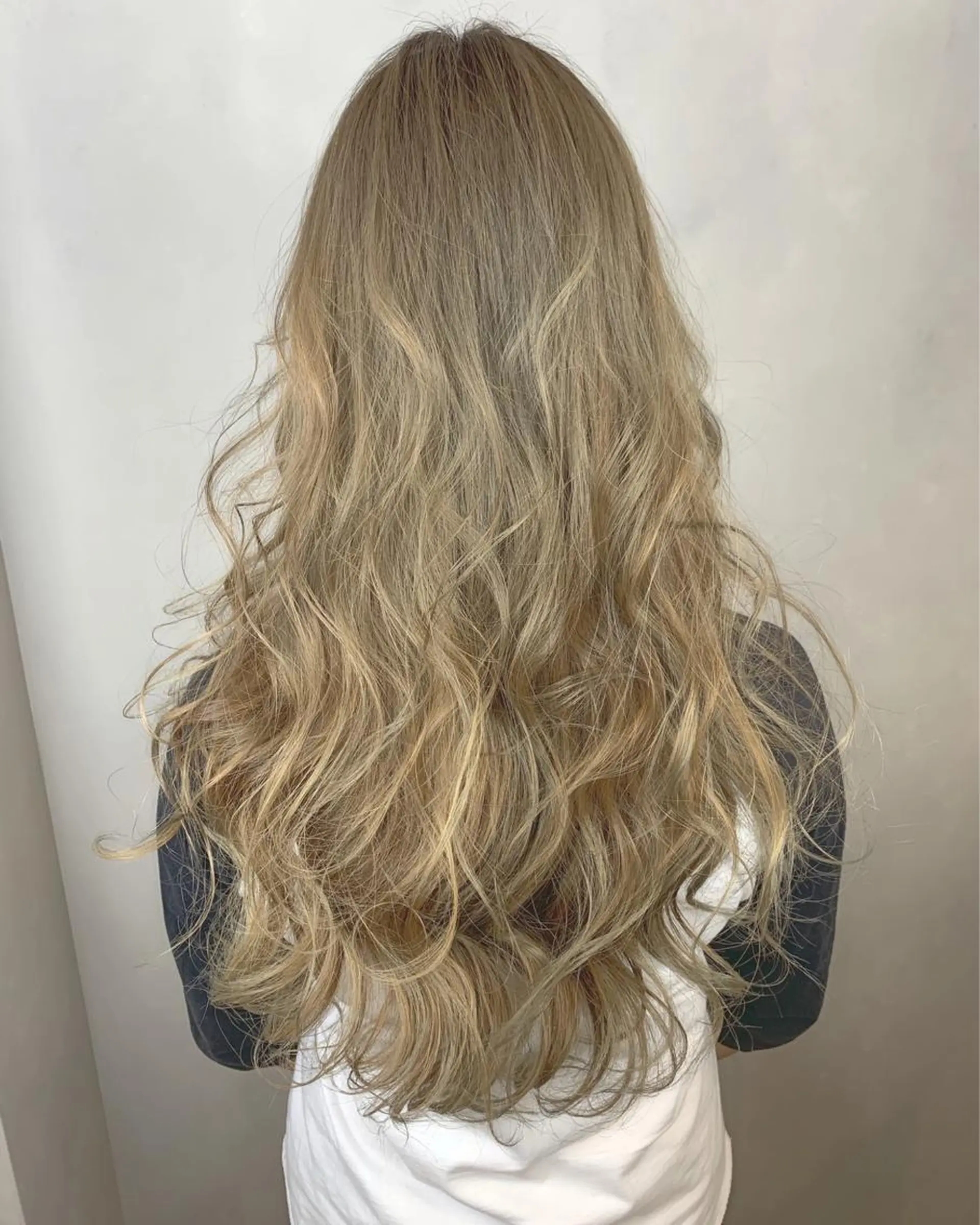 ロング カラー ブリーチ 🍋old✂︎ CHIHOの眉毛・アイブロウイメージ