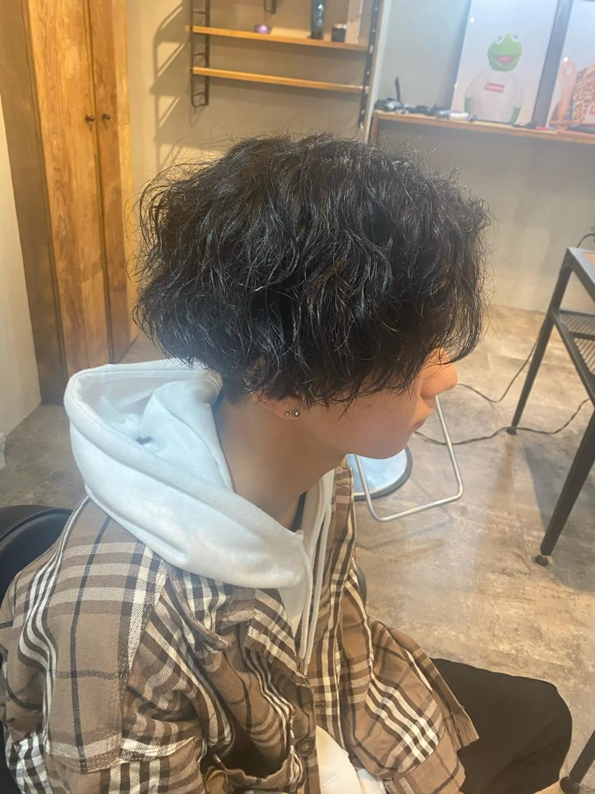 ショート パーマ メンズ センターパート メンズパーマ ツイストスパイラルパーマ スパイラルパーマ カット パーマ 寳泉 章弘のヘアスタイル
