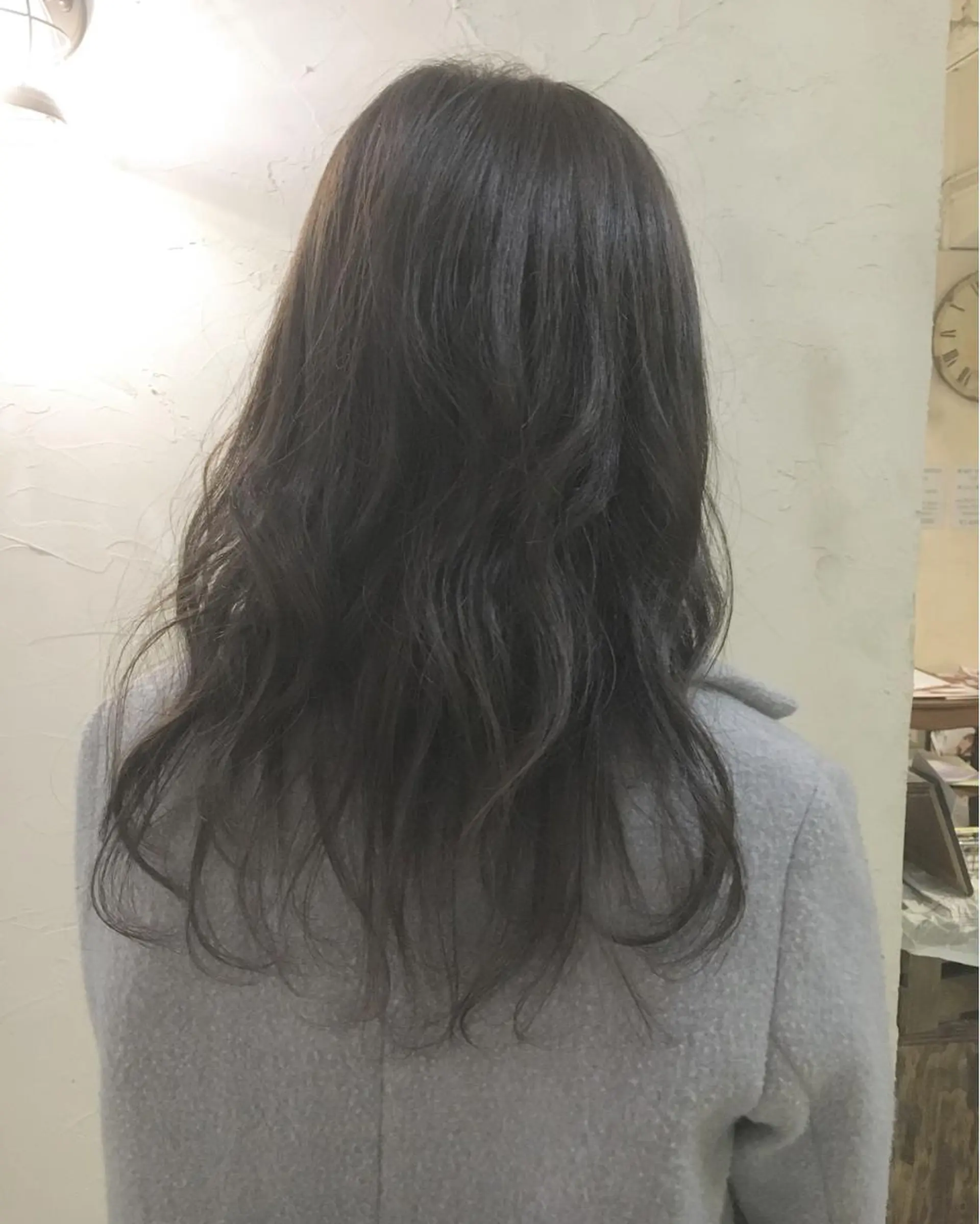ミディアム セミロング ロング カラー アッシュ グレージュ イルミナカラー LoRE hair 四条河原町　西尾友里のヘアスタイル