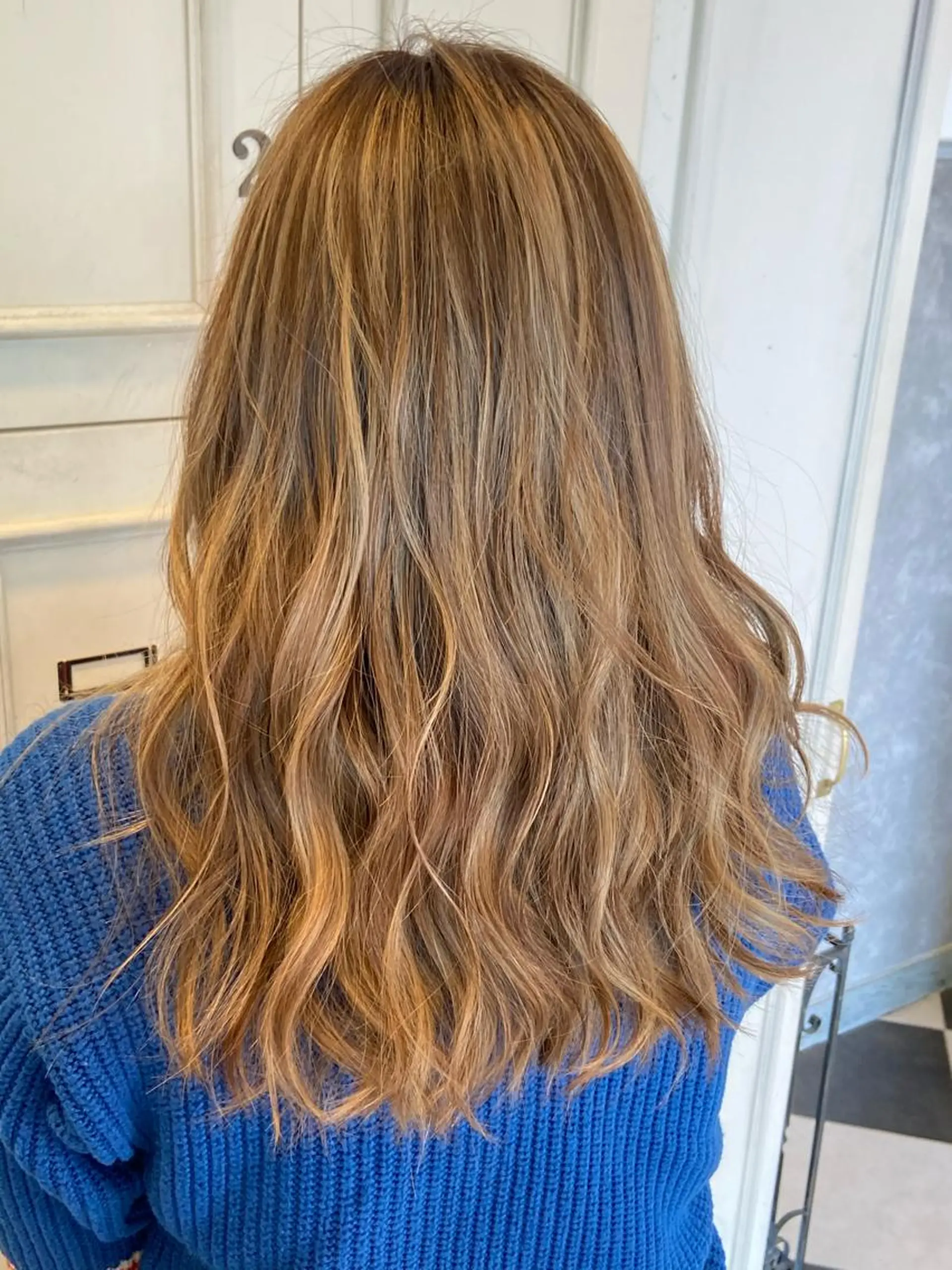 セミロング カラー aini上本町 吉元直明のヘアスタイル