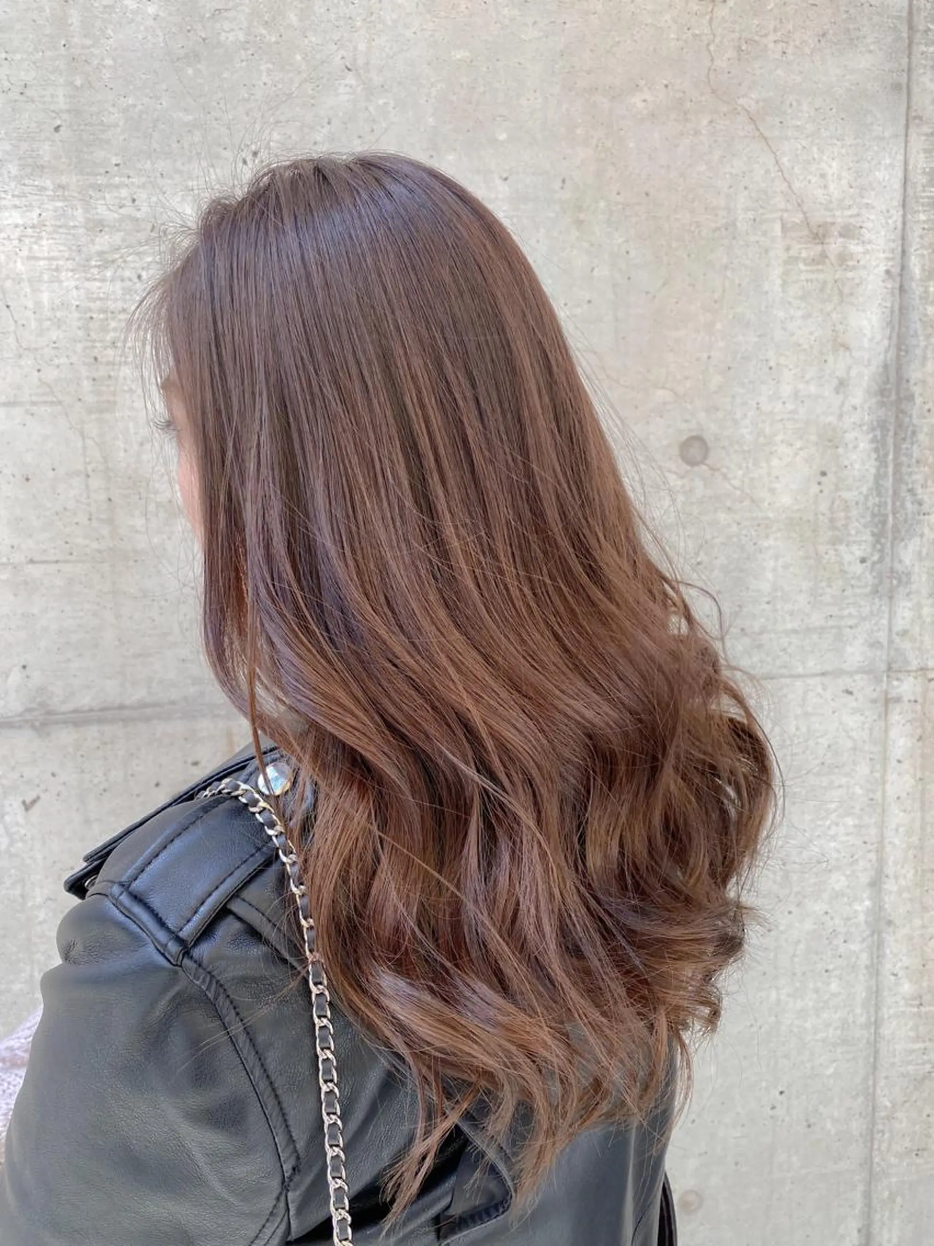 ミディアム カラー ベージュカラー イルミナカラー シルバー シルバーベージュ 【透明感、艶髪】西村 有司のヘアスタイル