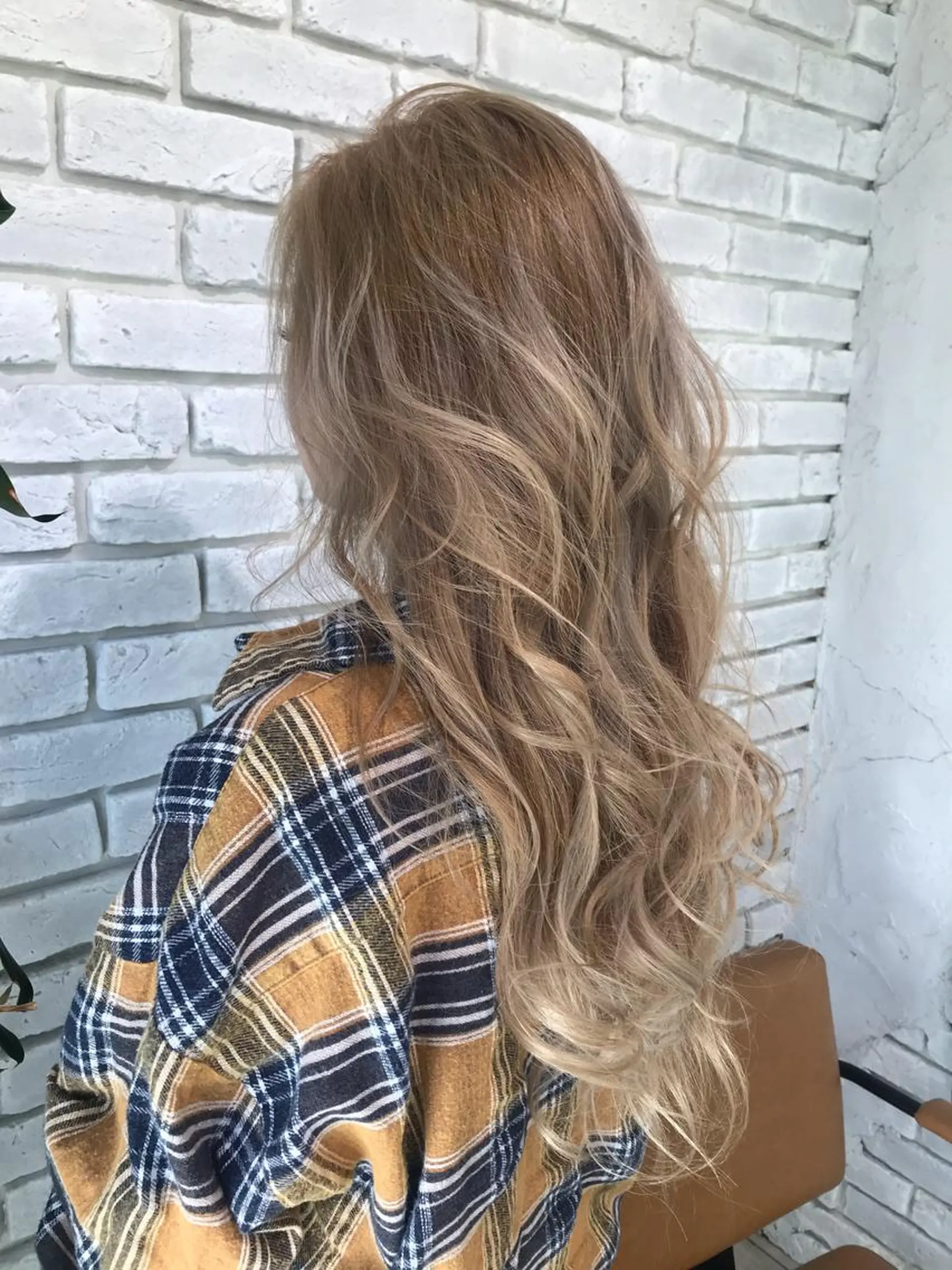 セミロング カラー ブリーチ ケアブリーチ ハイトーンカラー レイヤーカット🪽 MARINA🦩のヘアスタイル