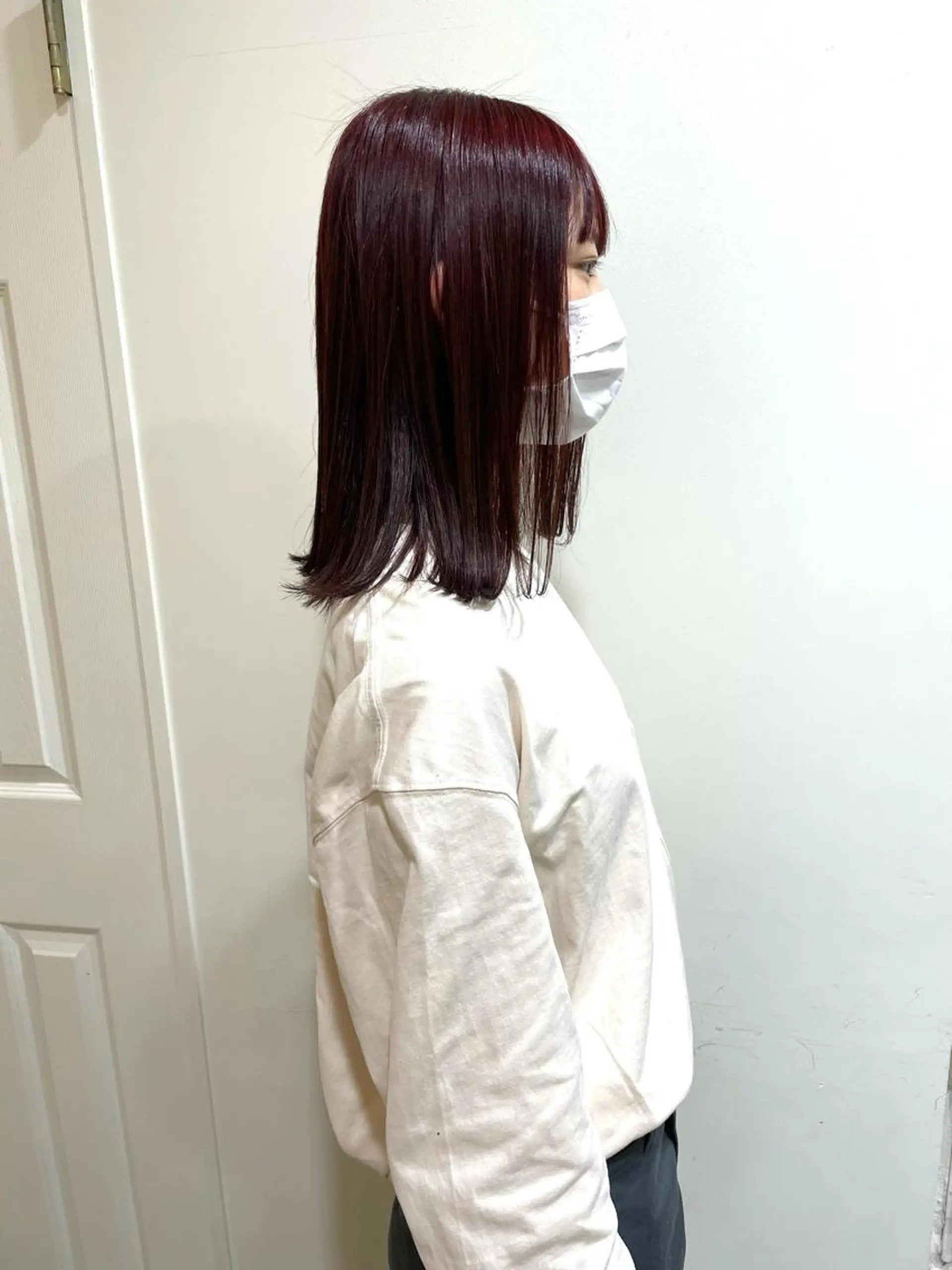 ミディアム カラー ブリーチ ブリーチなしカラー レッドカラー ヘアカラー トリートメント MIOベージュカラー 柔らかいカラーのヘアスタイル