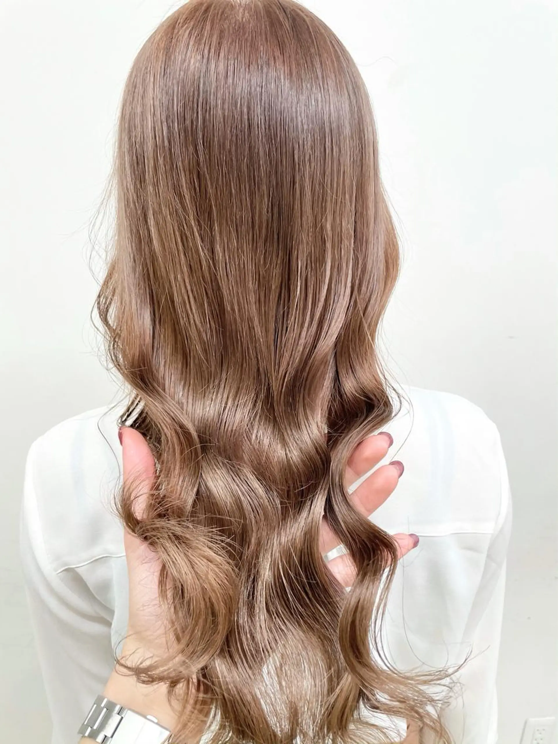 ロング カラー 🩵ハイトーン 美咲🩵のヘアスタイル