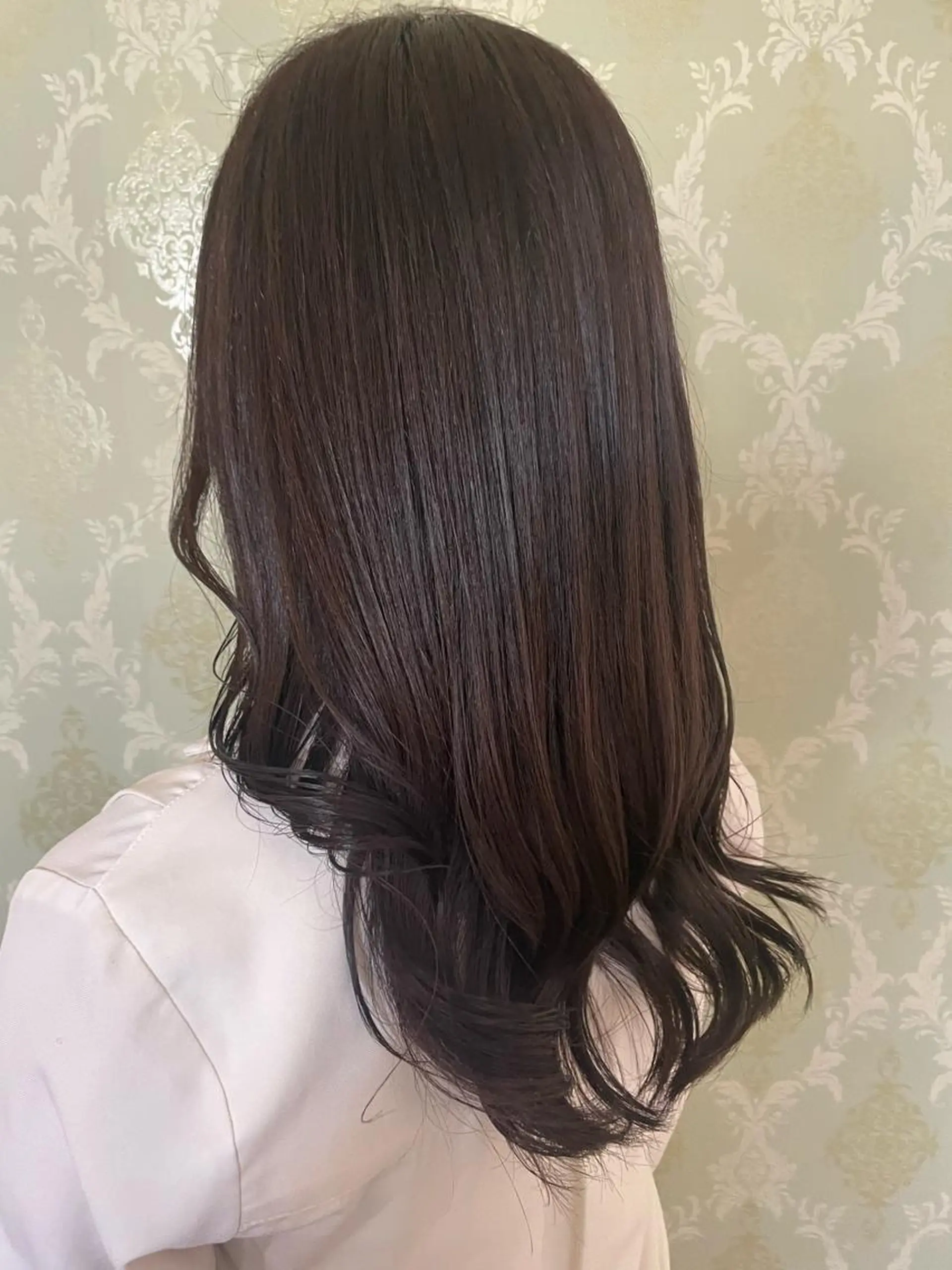 セミロング カラー ブラウンカラー ダークブラウン トリートメント EARTH中島 秋桜久のヘアスタイル