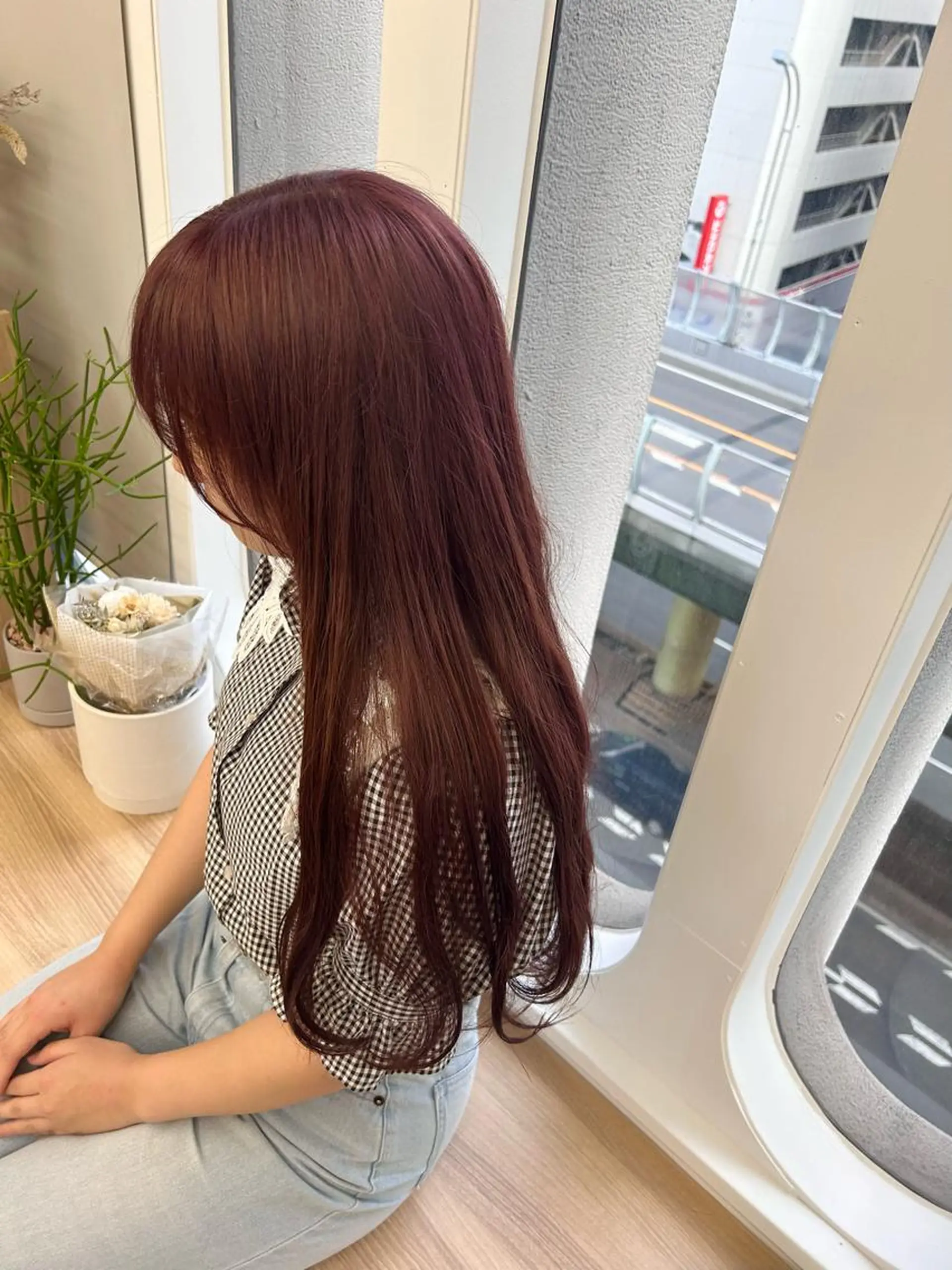 ロング カラー ブリーチ ピンクカラー レッドカラー ヘアカラー トリートメント Nanaha /レイヤーカットのヘアスタイル