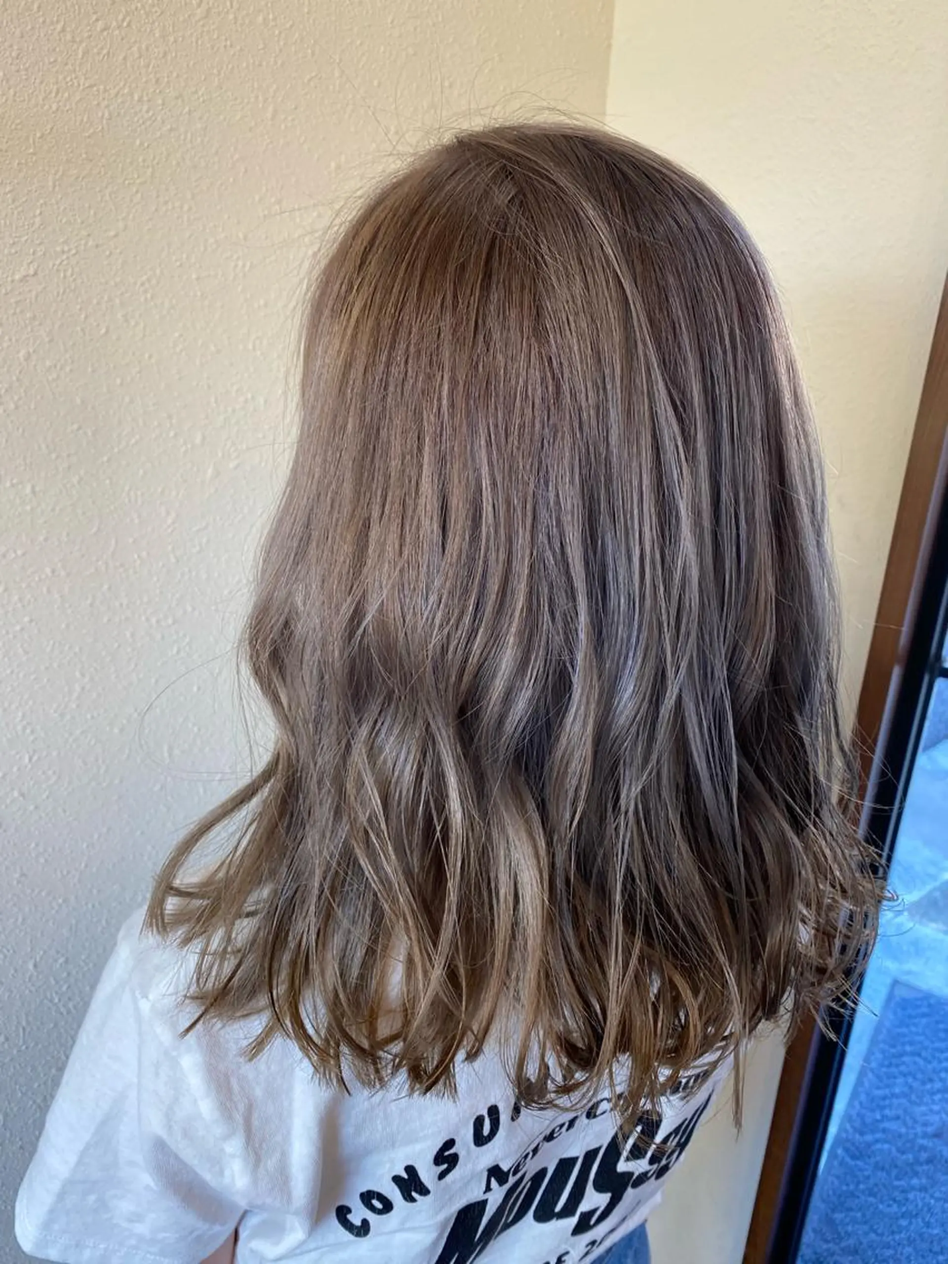 セミロング 中川 茜里のヘアスタイル