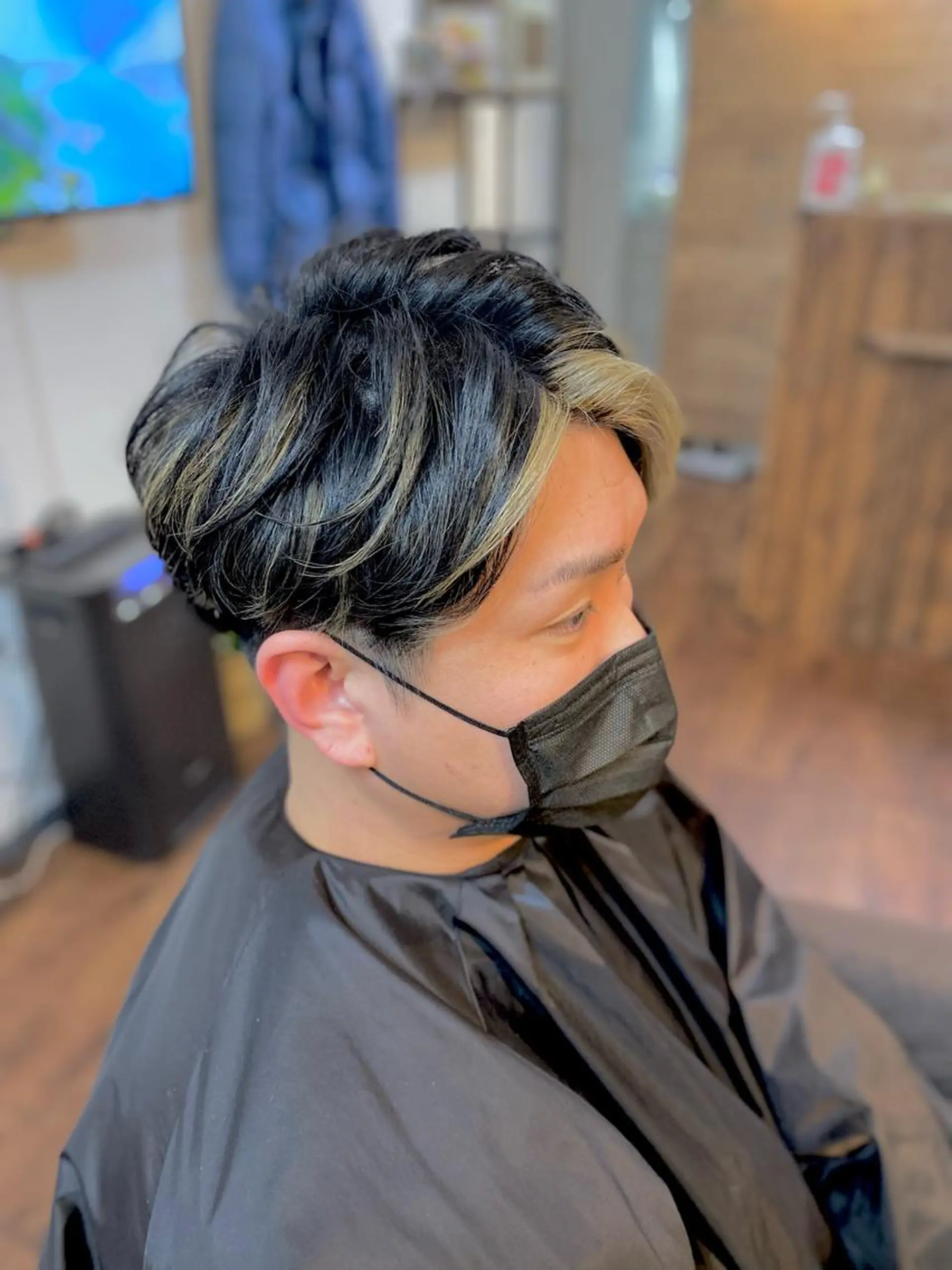 ミディアム カラー メンズ メンズハイライト ミストバング  フェイスフレーミング ハイライトカラー ハイライト Luzir⭐︎ GEN⭐︎のヘアスタイル