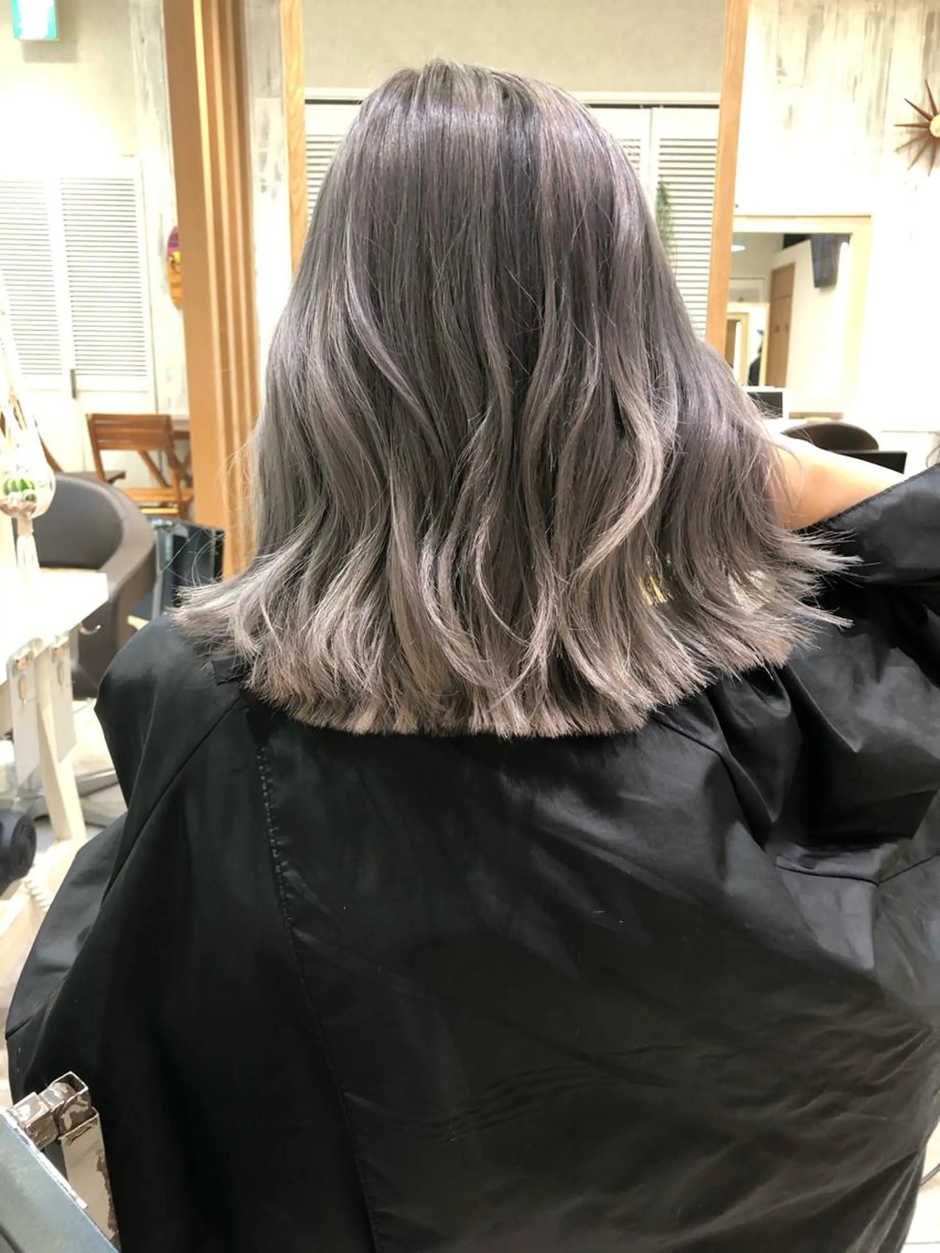 ミディアム カラー タナカ タクヤのヘアスタイル