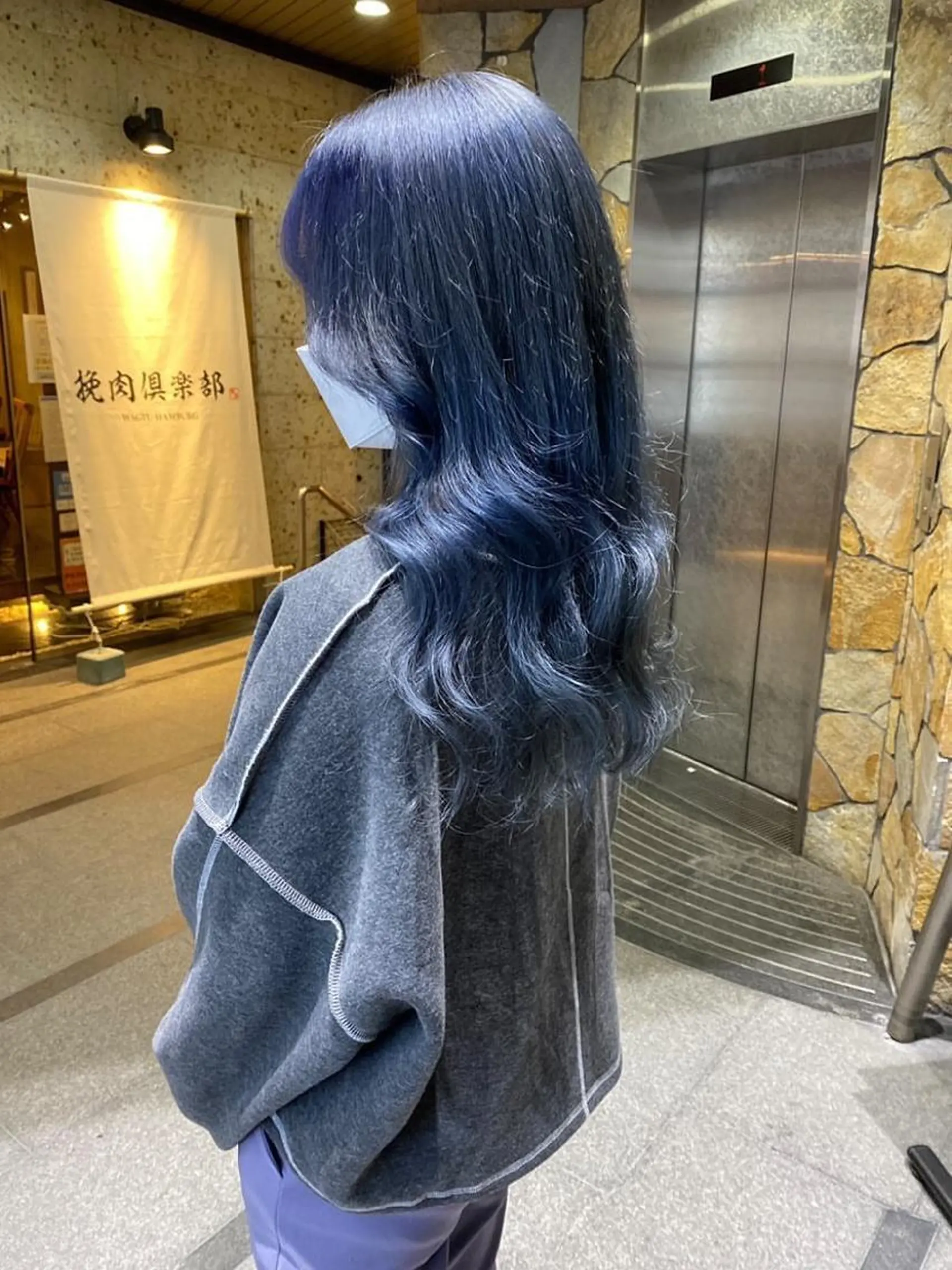 カラー white.梅田 デザインカラー🦄のヘアスタイル