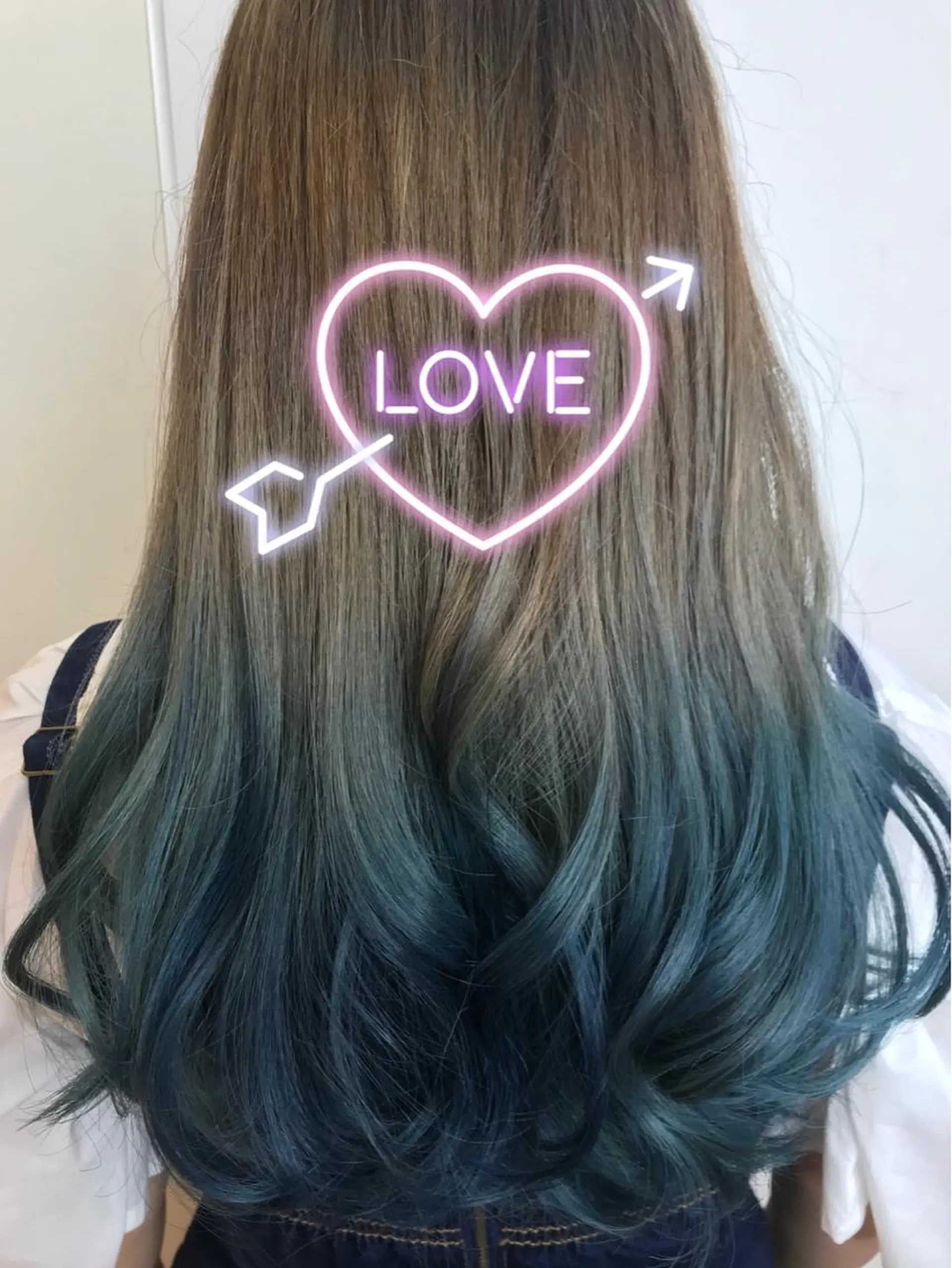 ミディアム カラー ブリーチ ブルーカラー グラデーションカラー 新宿駅近♡個室 ♡関口三都季🌜のヘアスタイル