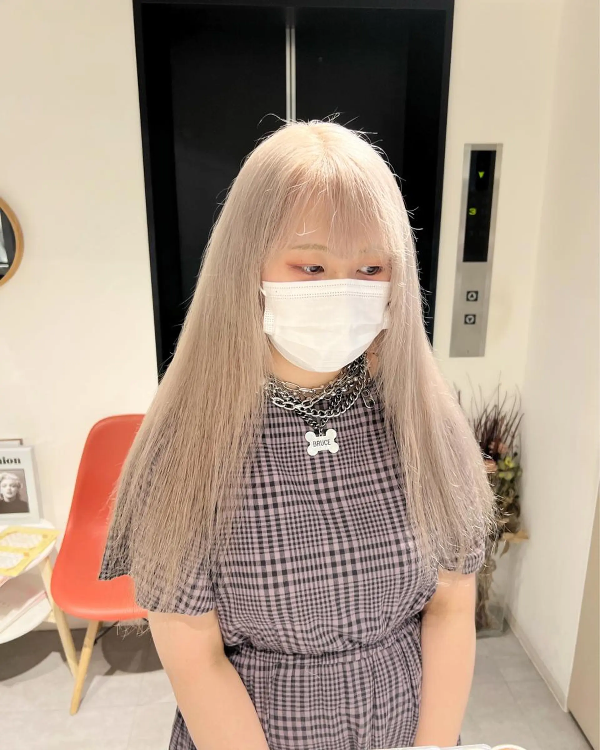 セミロング デザイン🥇複雑履歴 ハイトーン特化のヘアスタイル