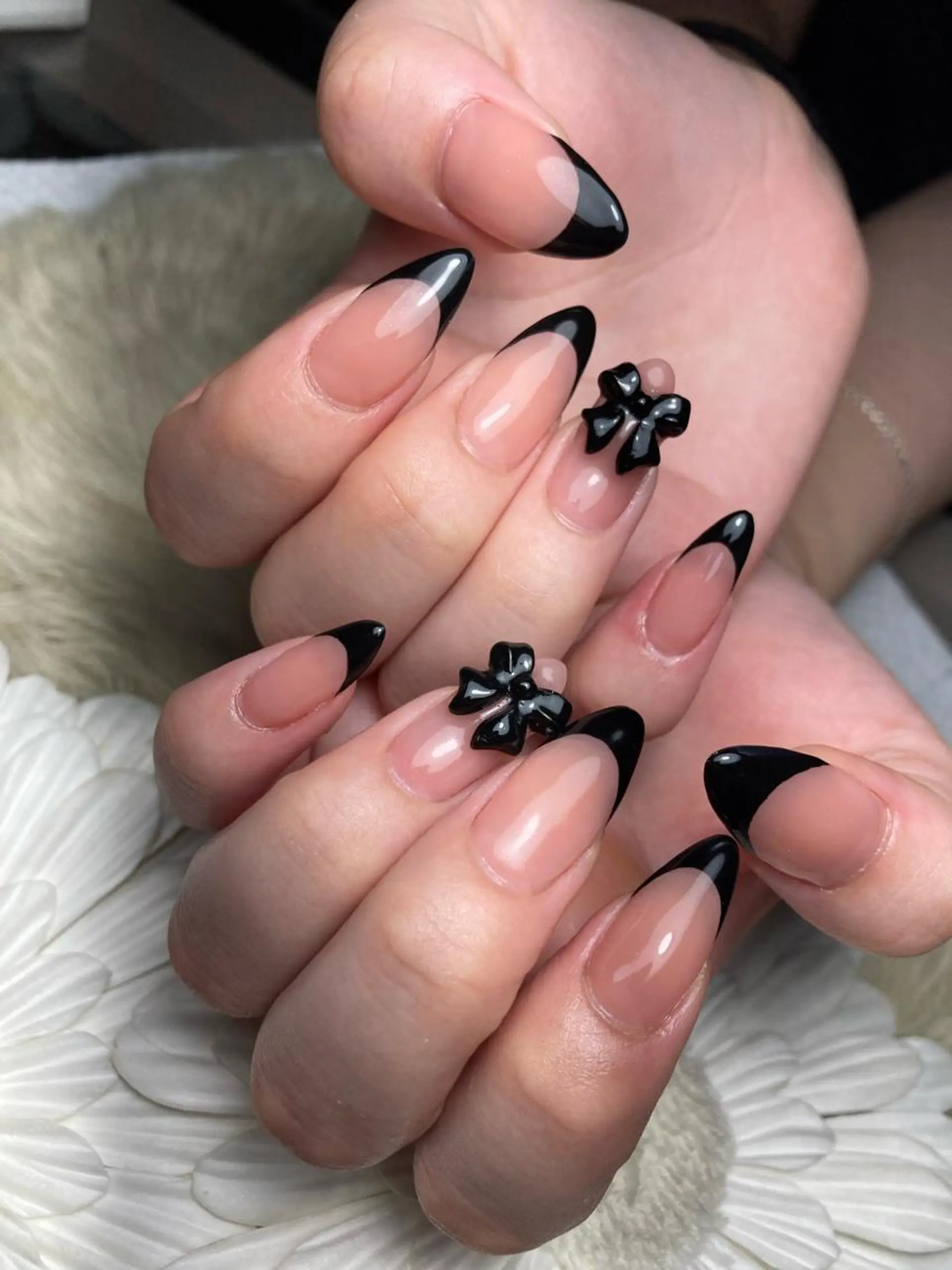 ネイル フレンチネイル ハンドネイル Yakko pas á pasのネイルデザイン