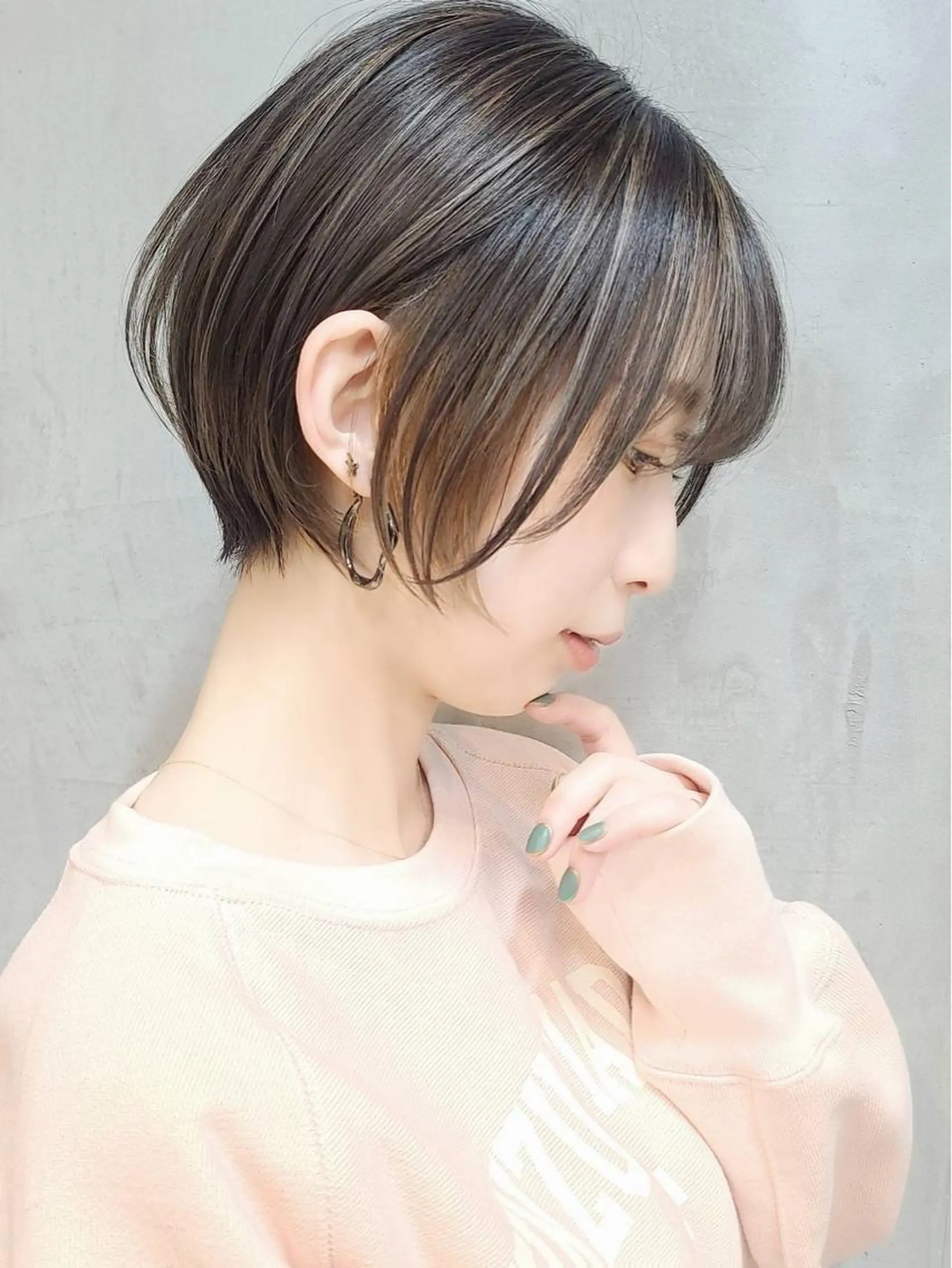 ショート カラー ショートボブ ハイライトカラー ボブ ハイライト ショートヘア カット 仲井間　賢雄 fifthのヘアスタイル