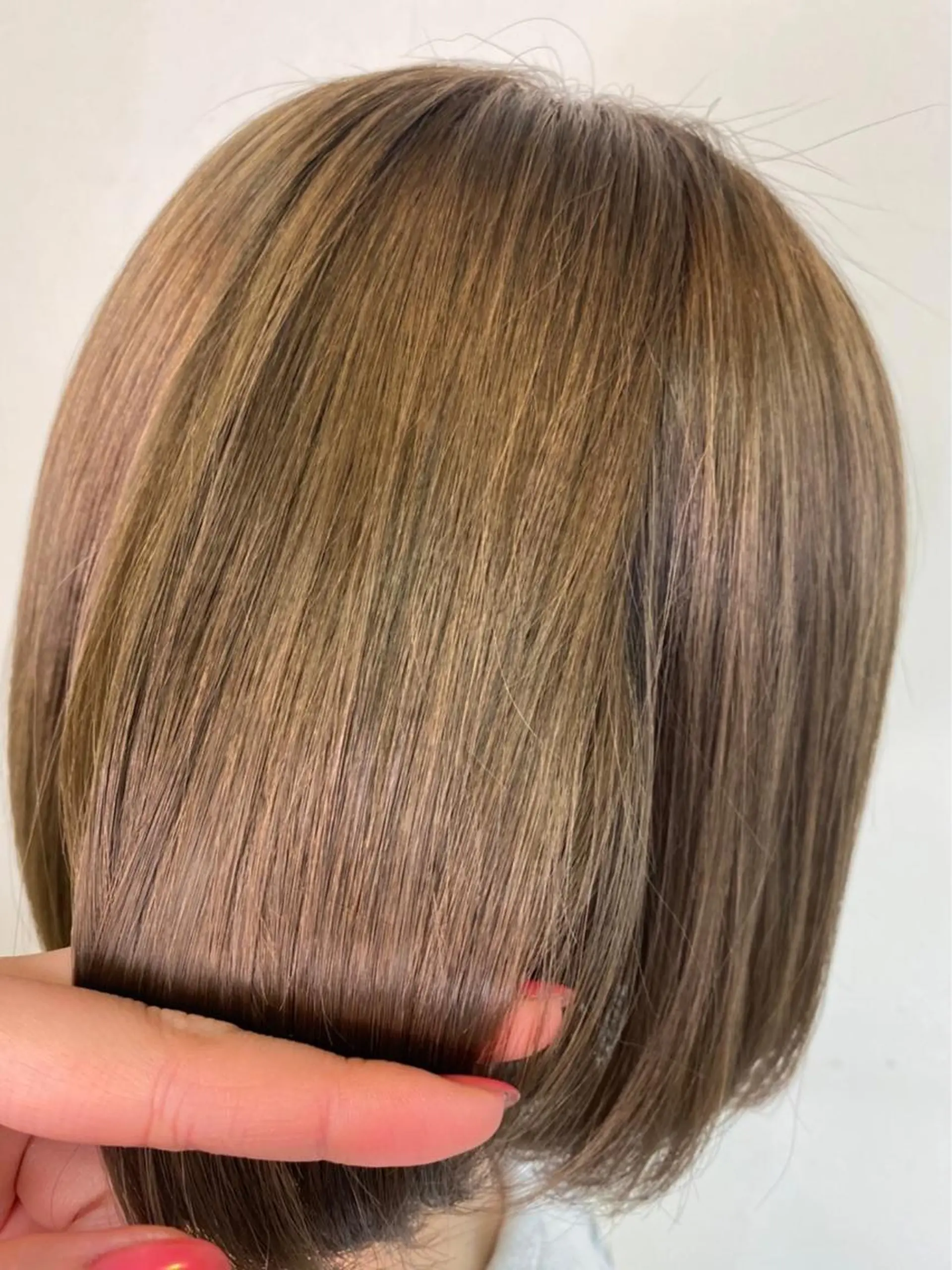 ショート パーマ 鶴﨑 美優亜のヘアスタイル