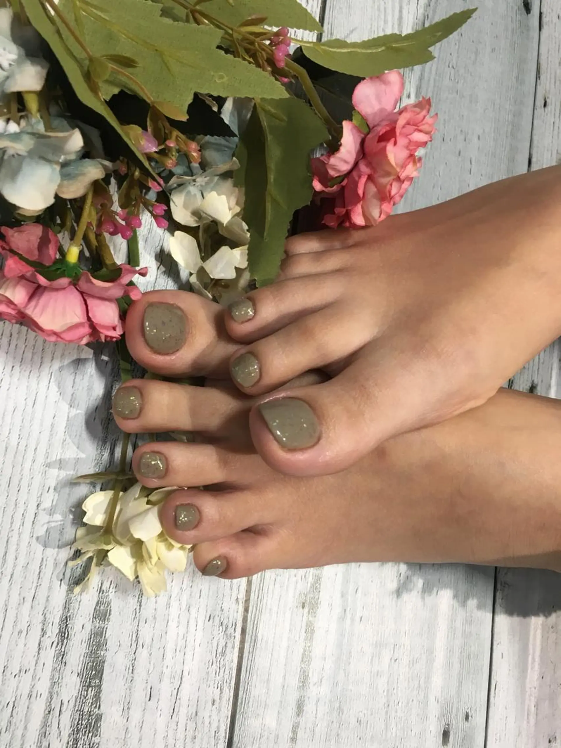 ネイル フットネイル ラメ(グリッター) ワンカラーネイル 毛穴改善/脱毛 ネイル　川上久仁子のエステ・リラクイメージ