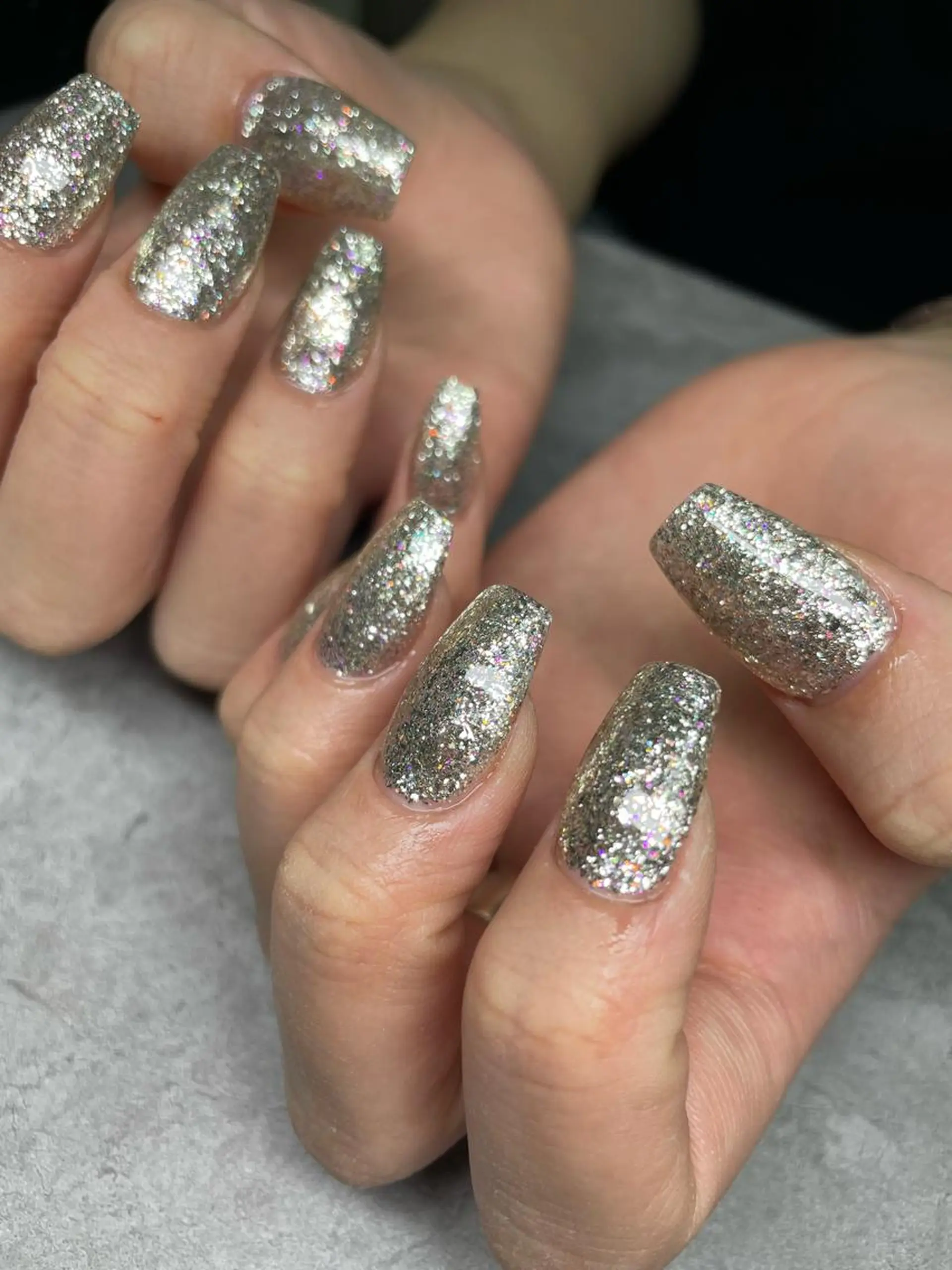 ミディアム ネイル 韓国風ヘア 韓国ネイル ラメ(グリッター) ハンドネイル YUNA FUKUDAのネイルデザイン