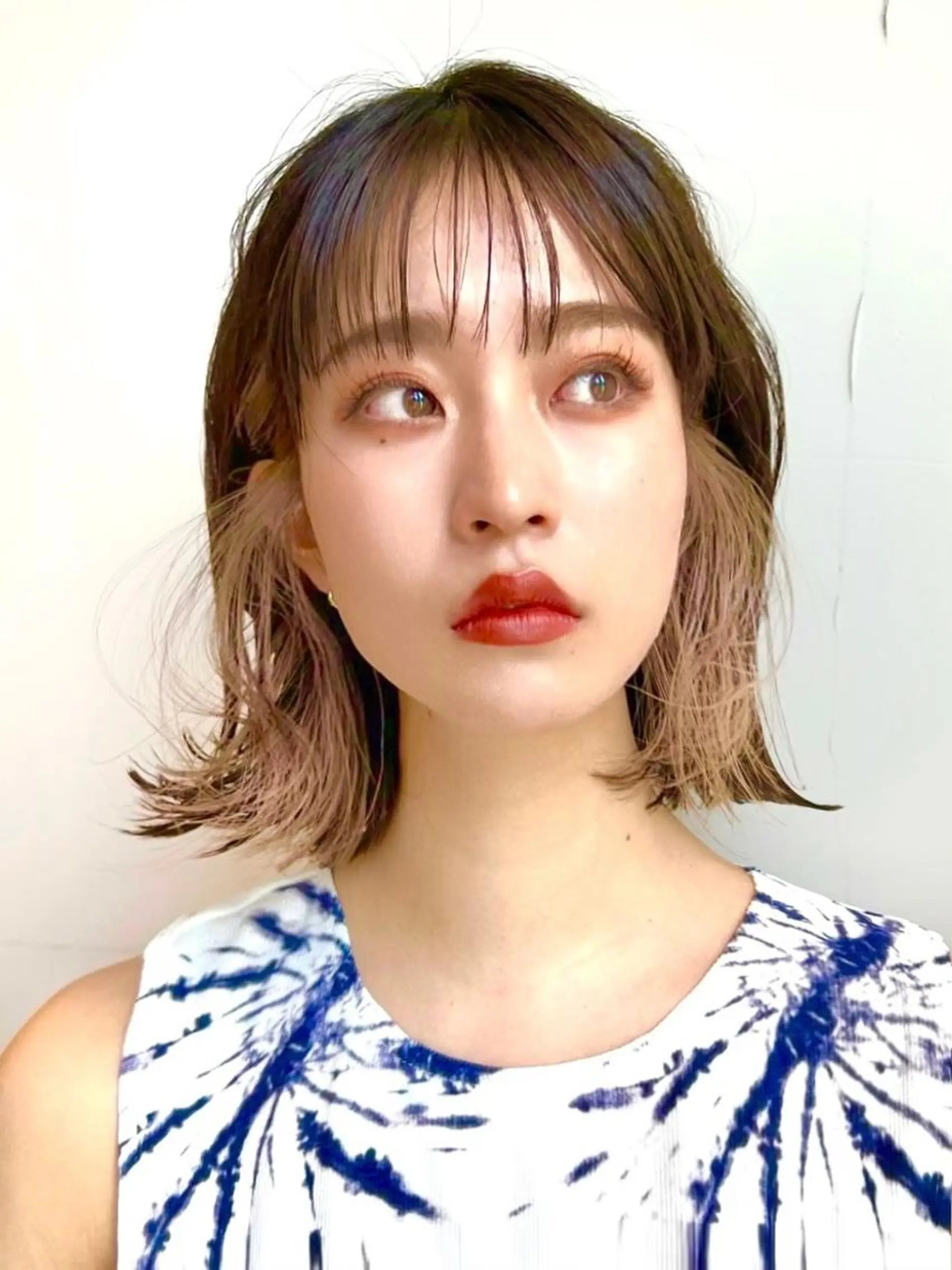 ミディアム カラー グレージュ ボブ カット ヘアカラー トリートメント レイヤー専門家 ダブルカラー修のヘアスタイル