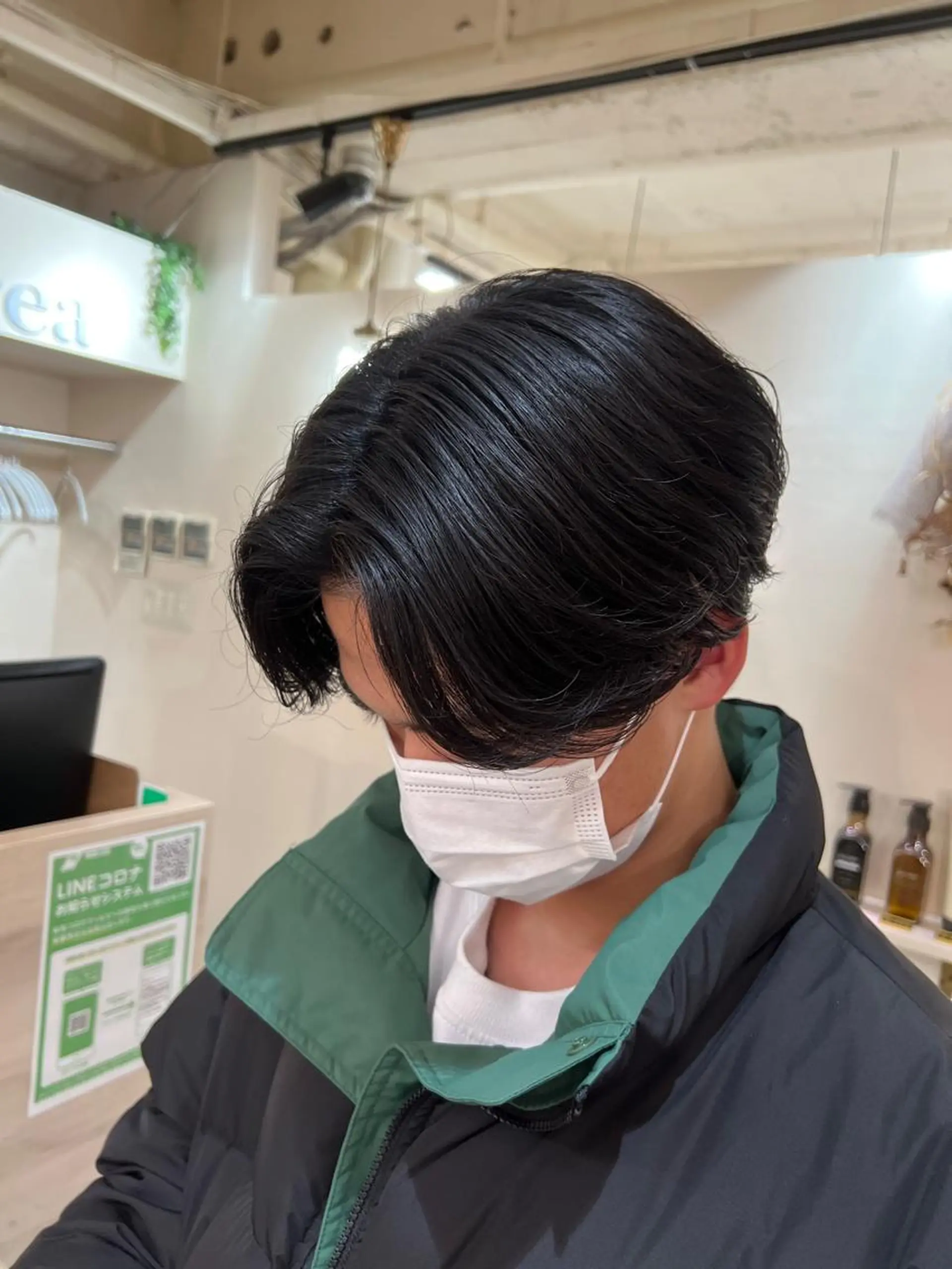 ミディアム パーマ メンズ センターパート カット ヘッドスパ メンズカットパーマ ✂️ JOYAのヘアスタイル