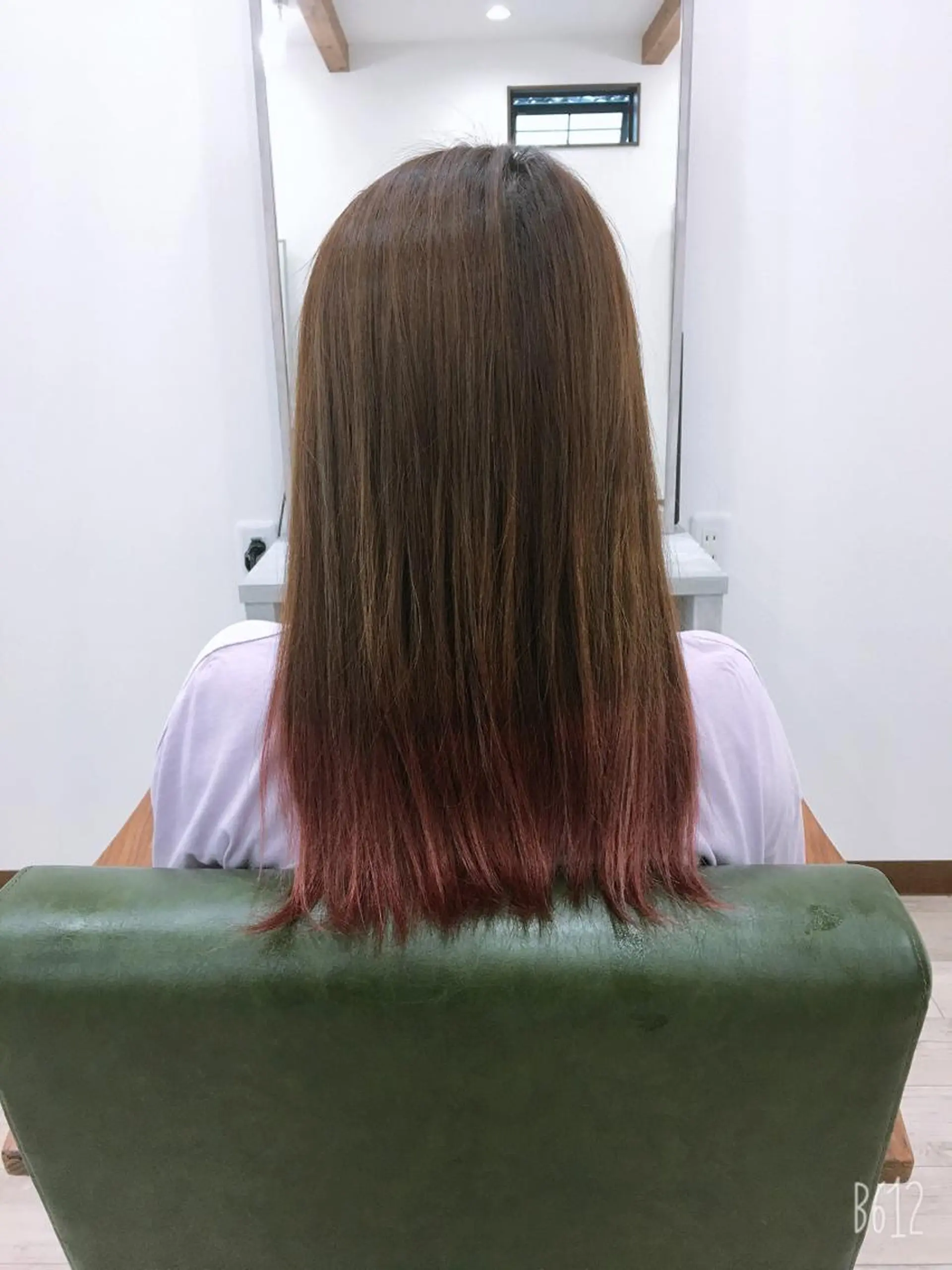 ミディアム カラー カット ヘアカラー トリートメント 長塚 翔也のヘアスタイル