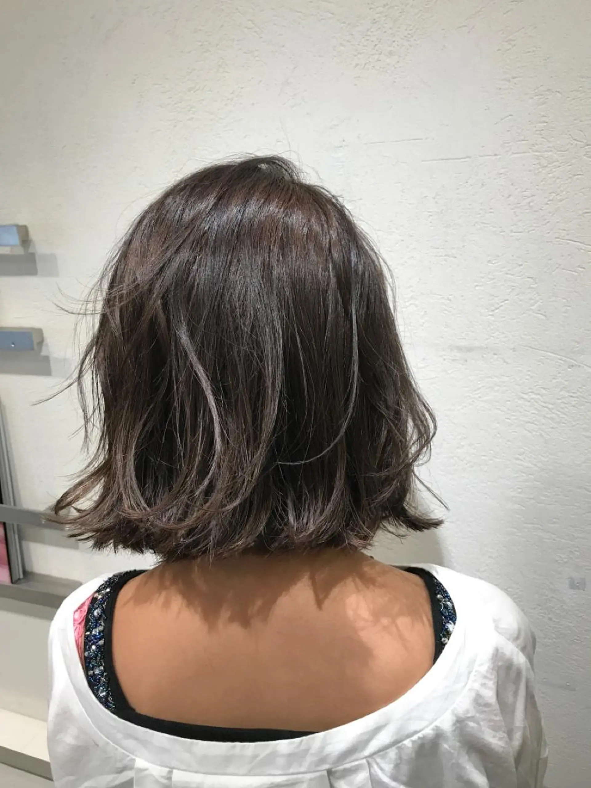 ショート カラー アッシュ アッシュグレー アッシュグレージュ バレイヤージュ ベージュカラー 髪質改善カラー韓国風 レイヤーtudaのヘアスタイル